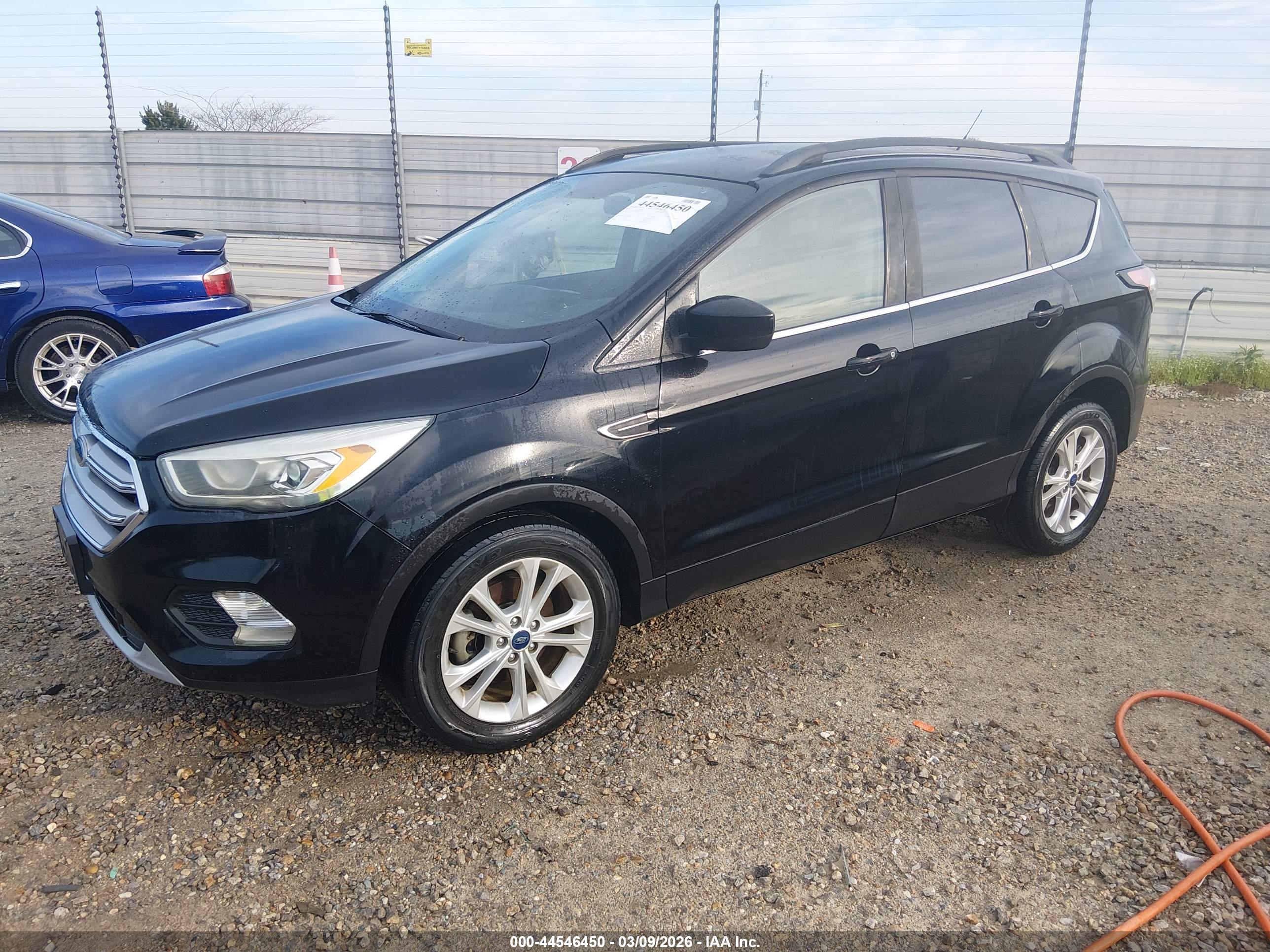 FORD ESCAPE image 2