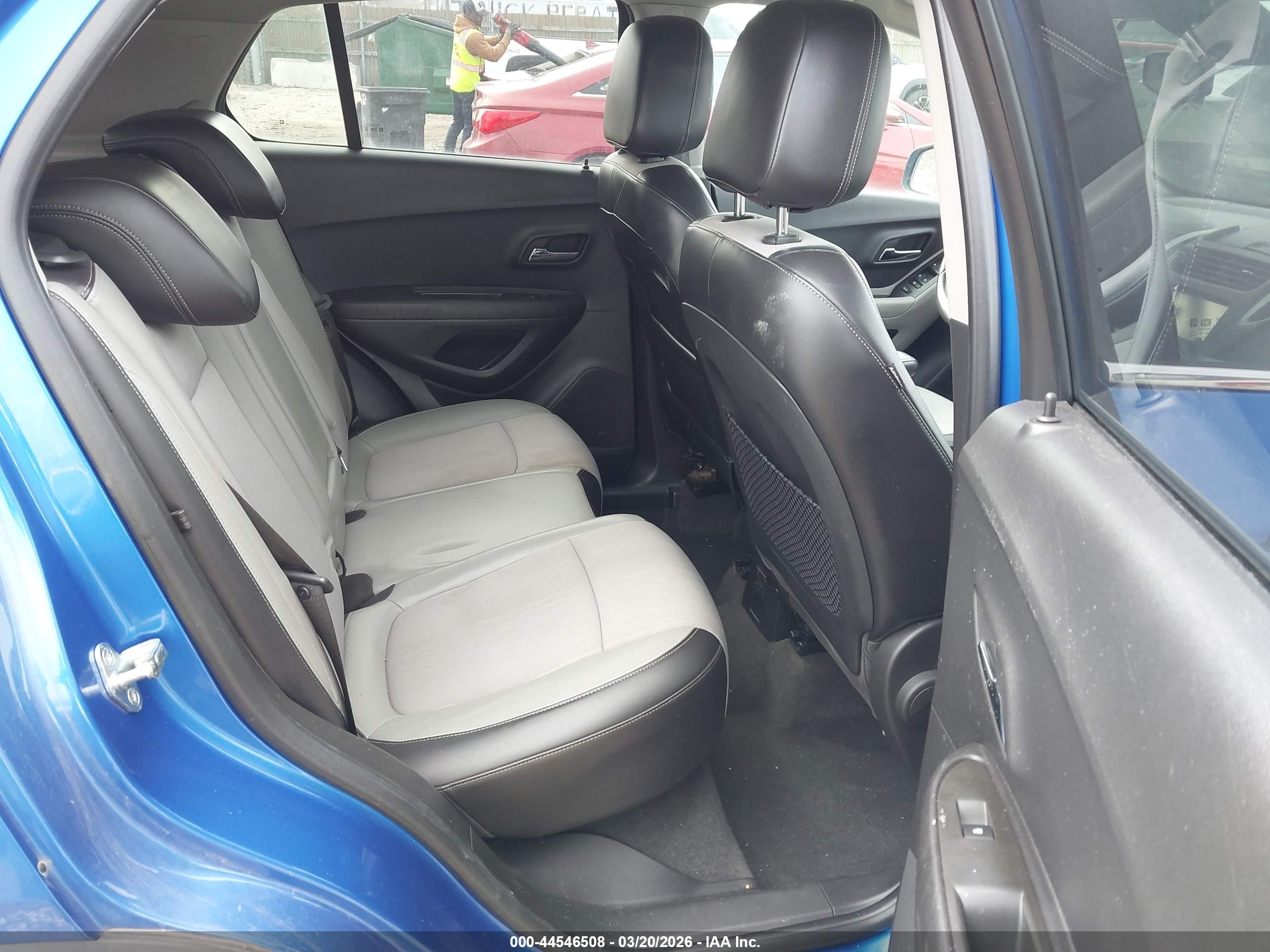 CHEVROLET TRAX image 8