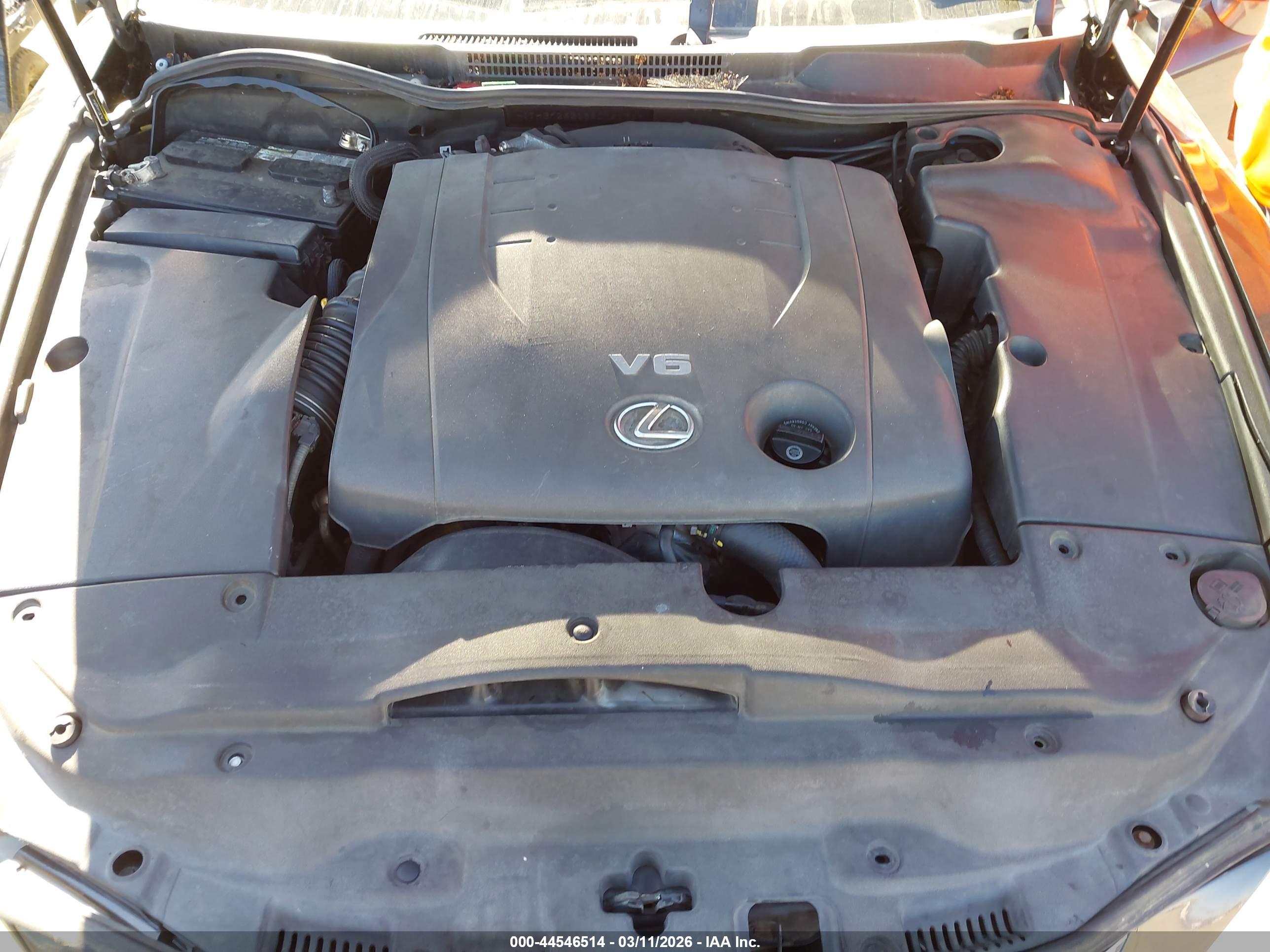 LEXUS IS image 10