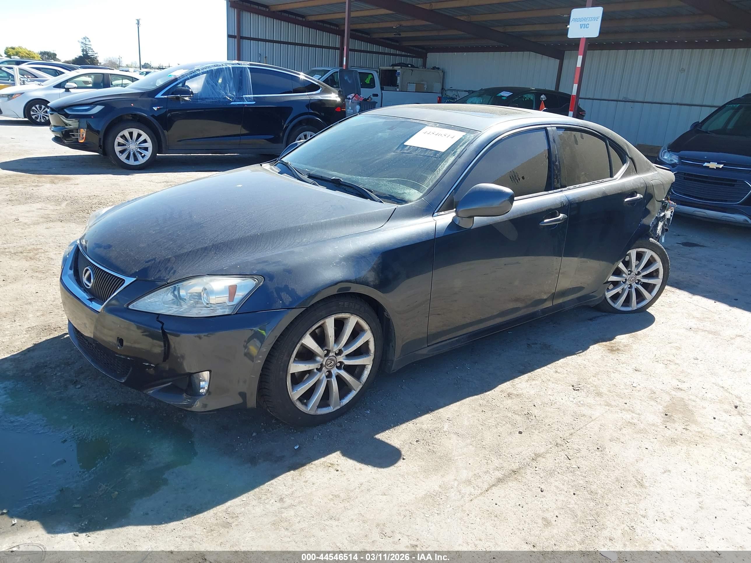 LEXUS IS image 2
