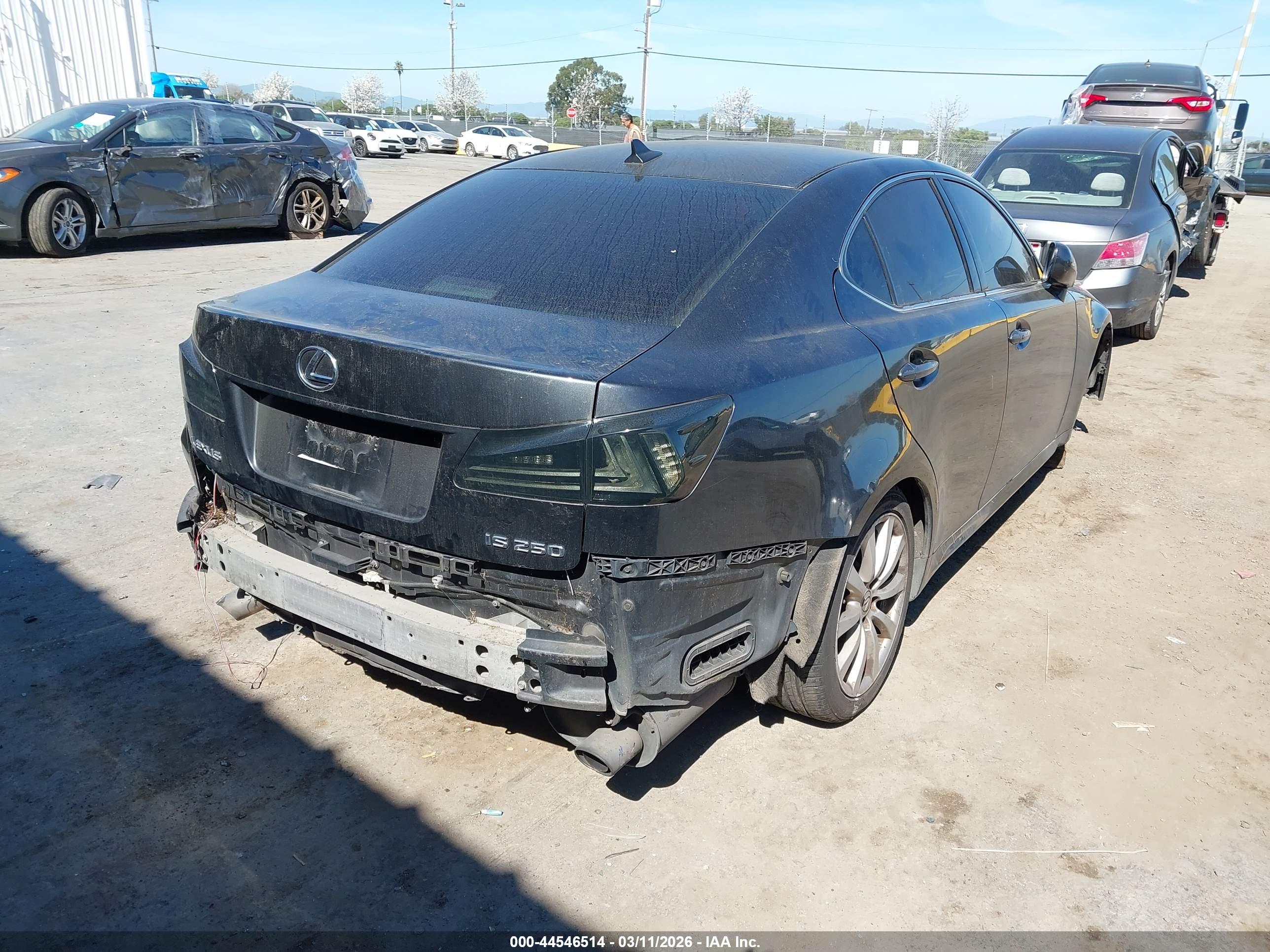 LEXUS IS image 4