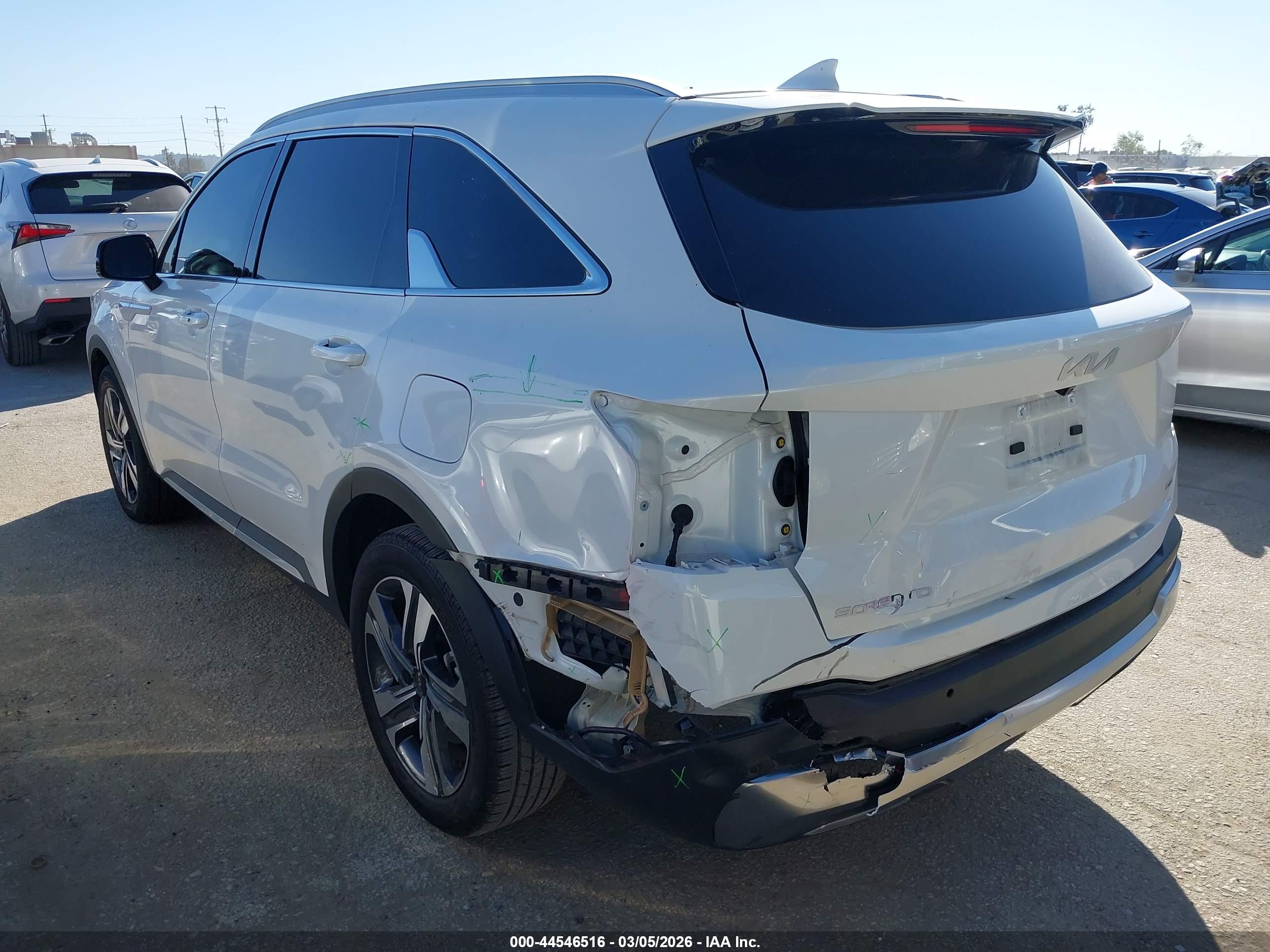 KIA SORENTO image 3