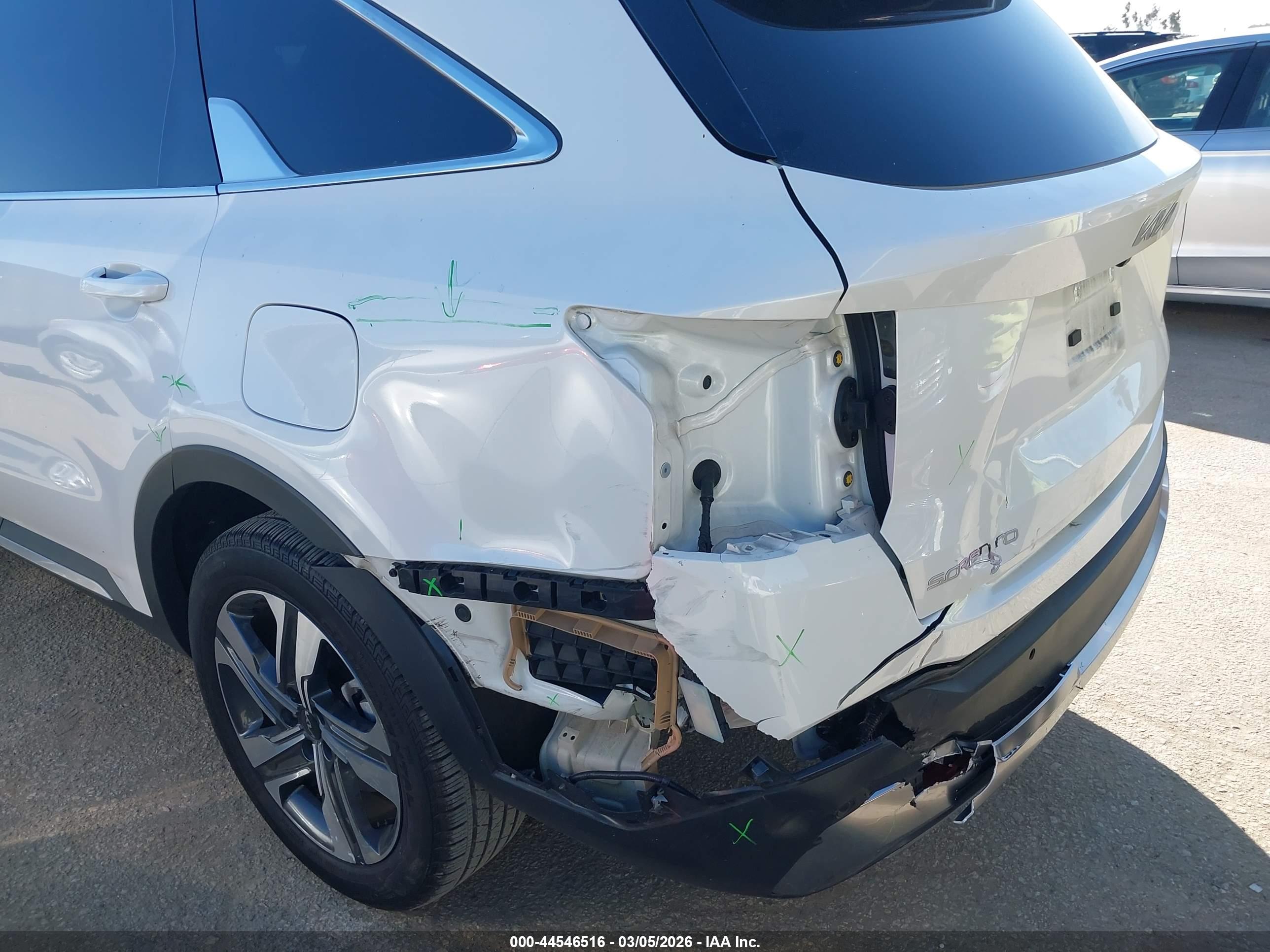 KIA SORENTO image 6