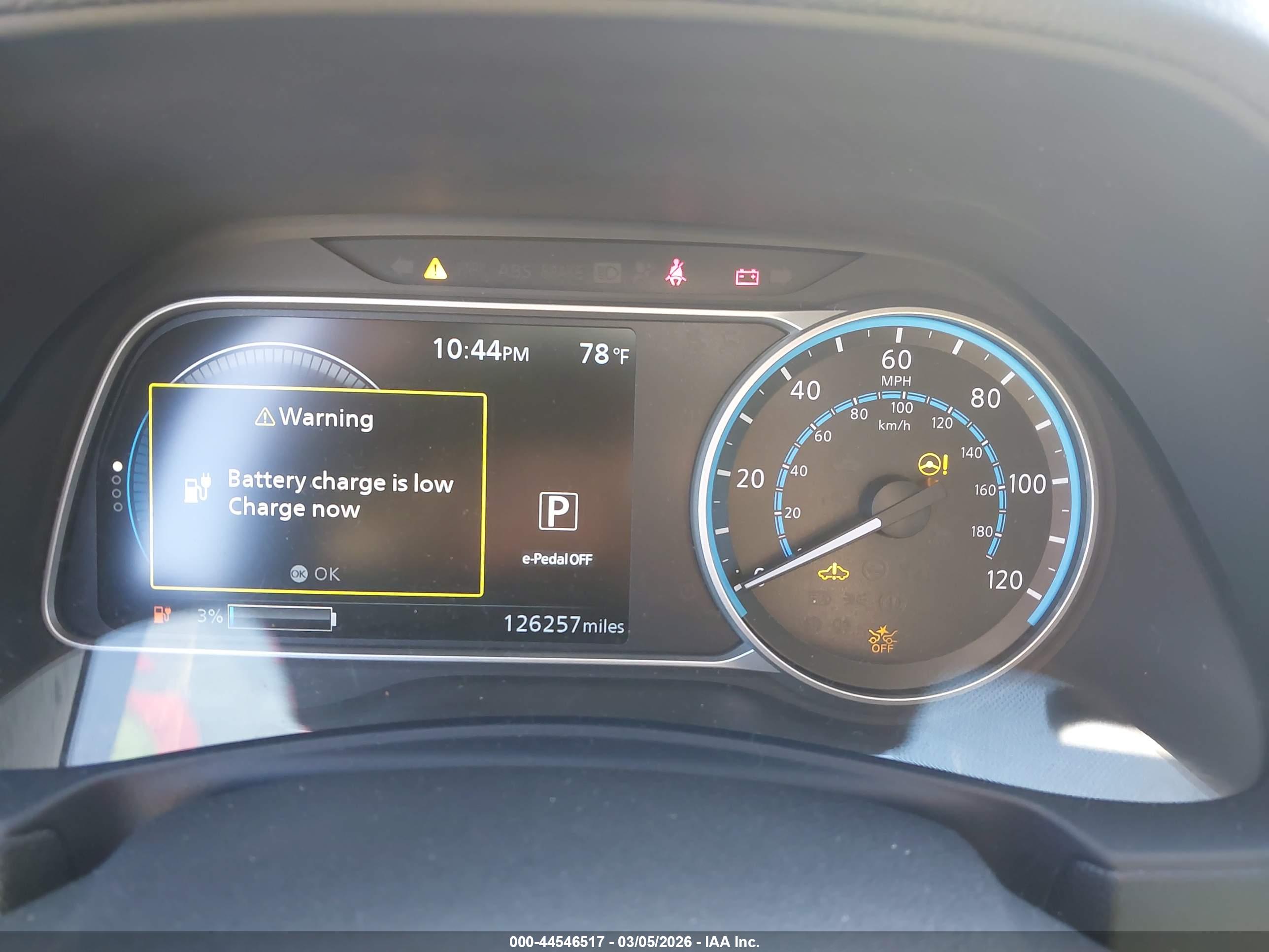 NISSAN LEAF image 7
