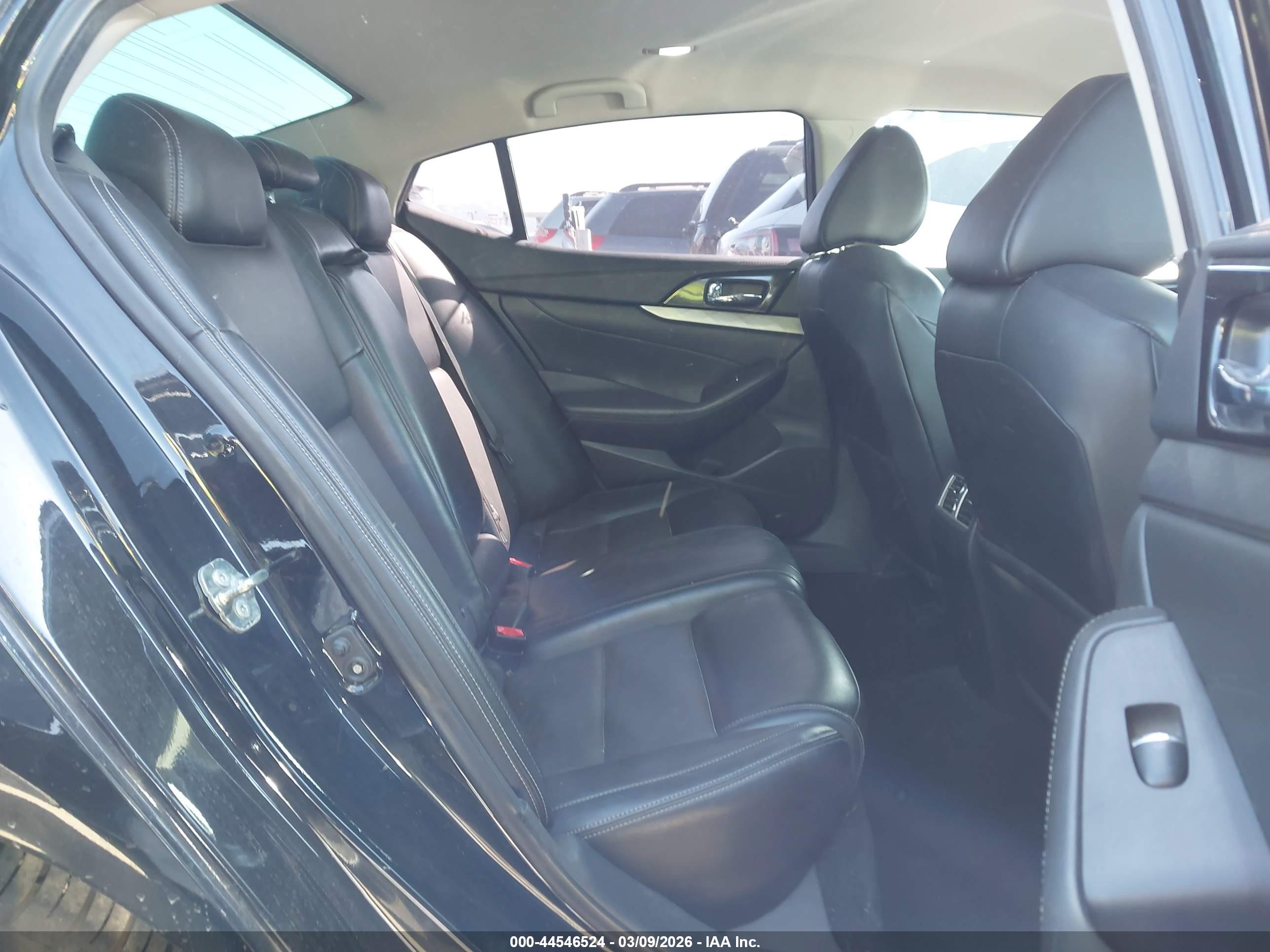 NISSAN MAXIMA image 8
