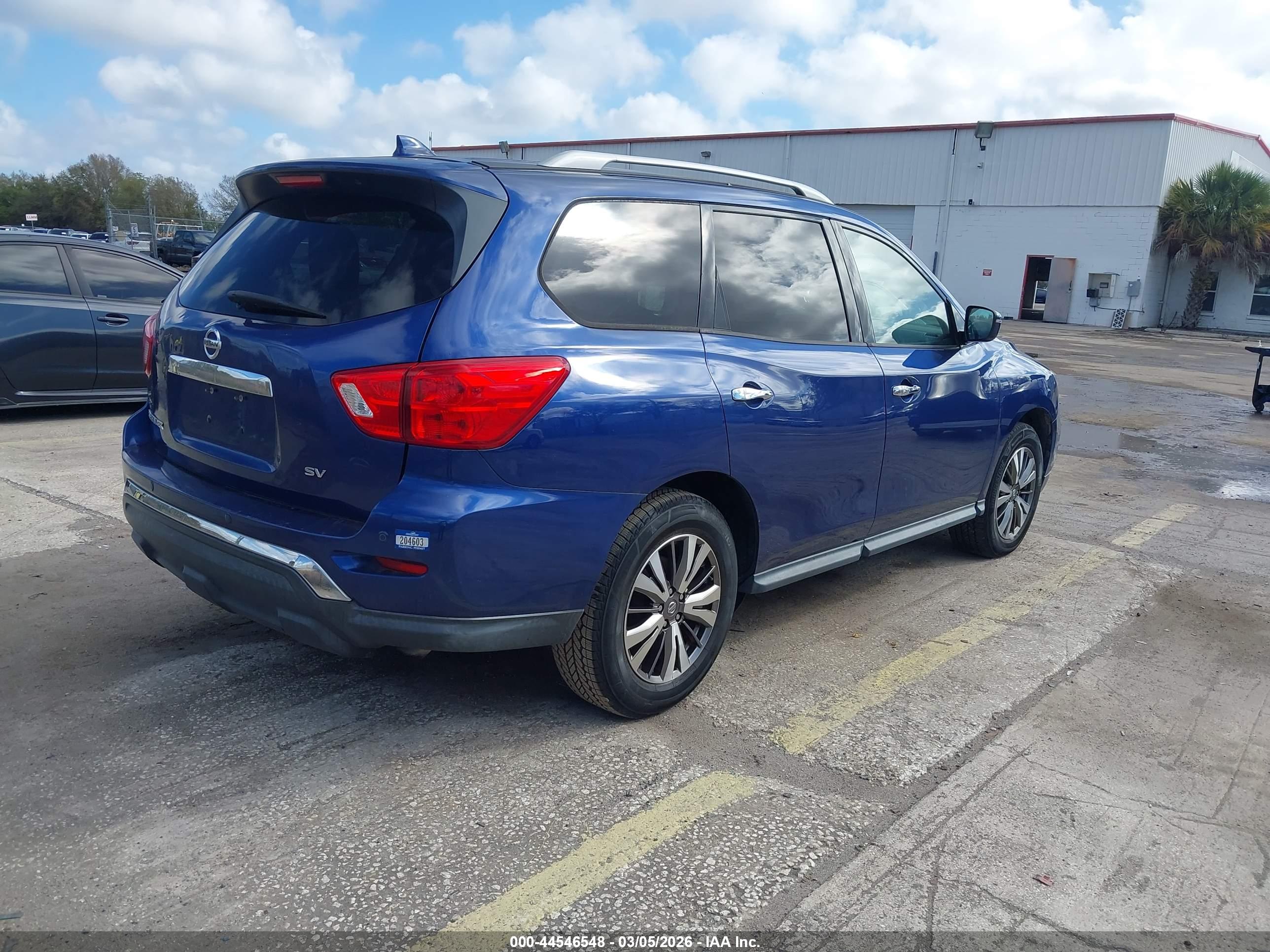 NISSAN PATHFINDER image 4