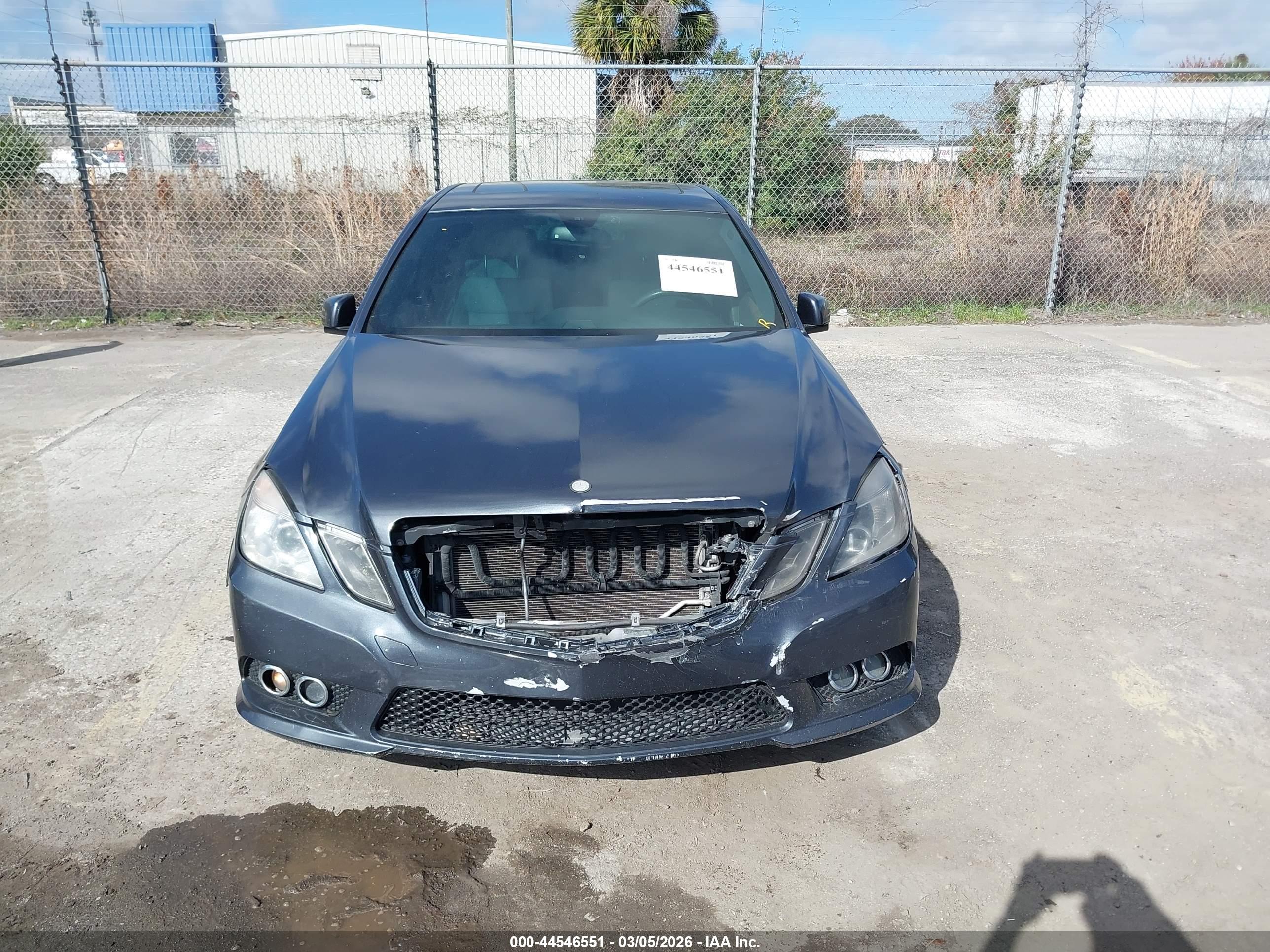 MERCEDES-BENZ E image 6