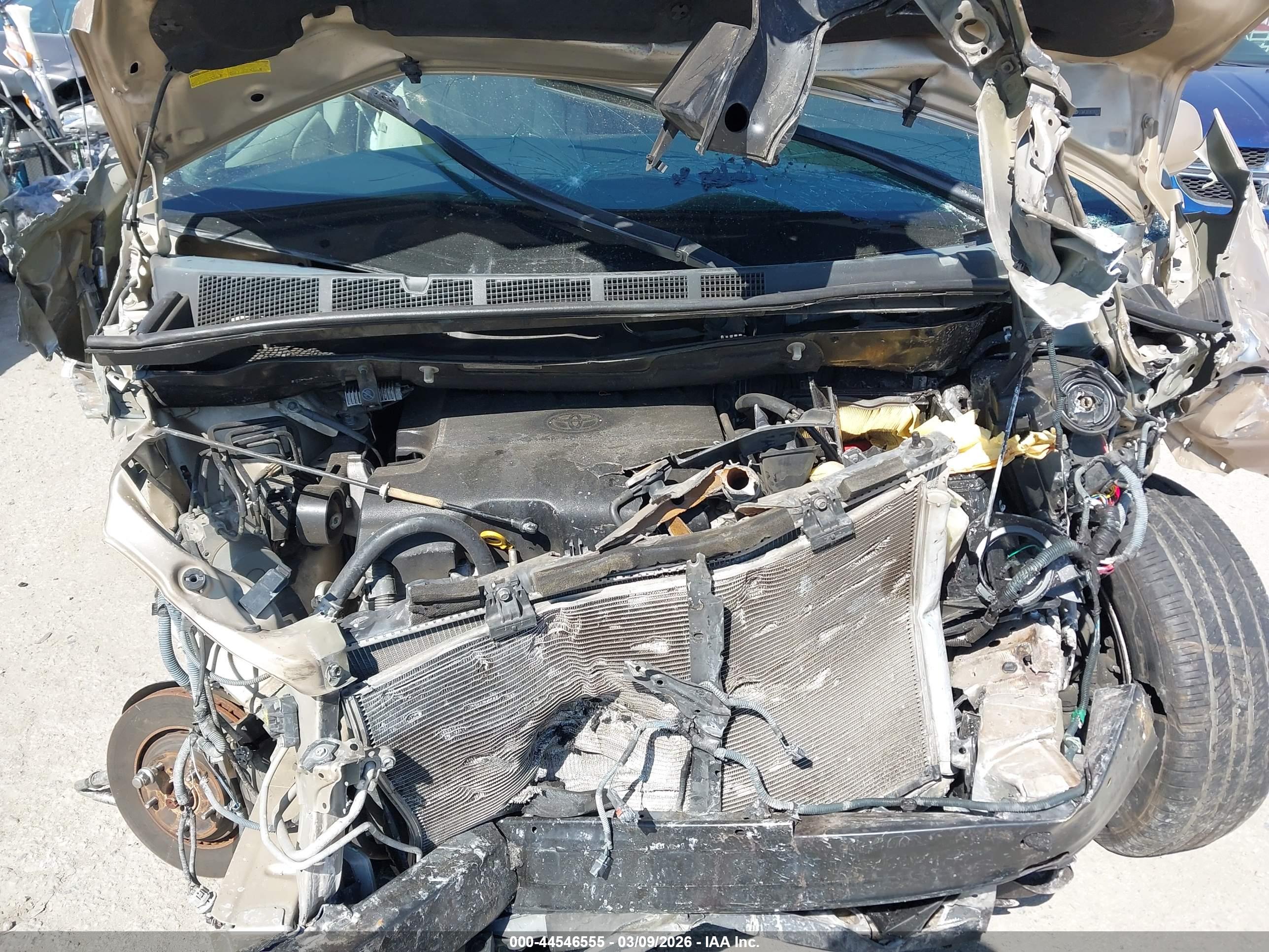 TOYOTA SIENNA image 10