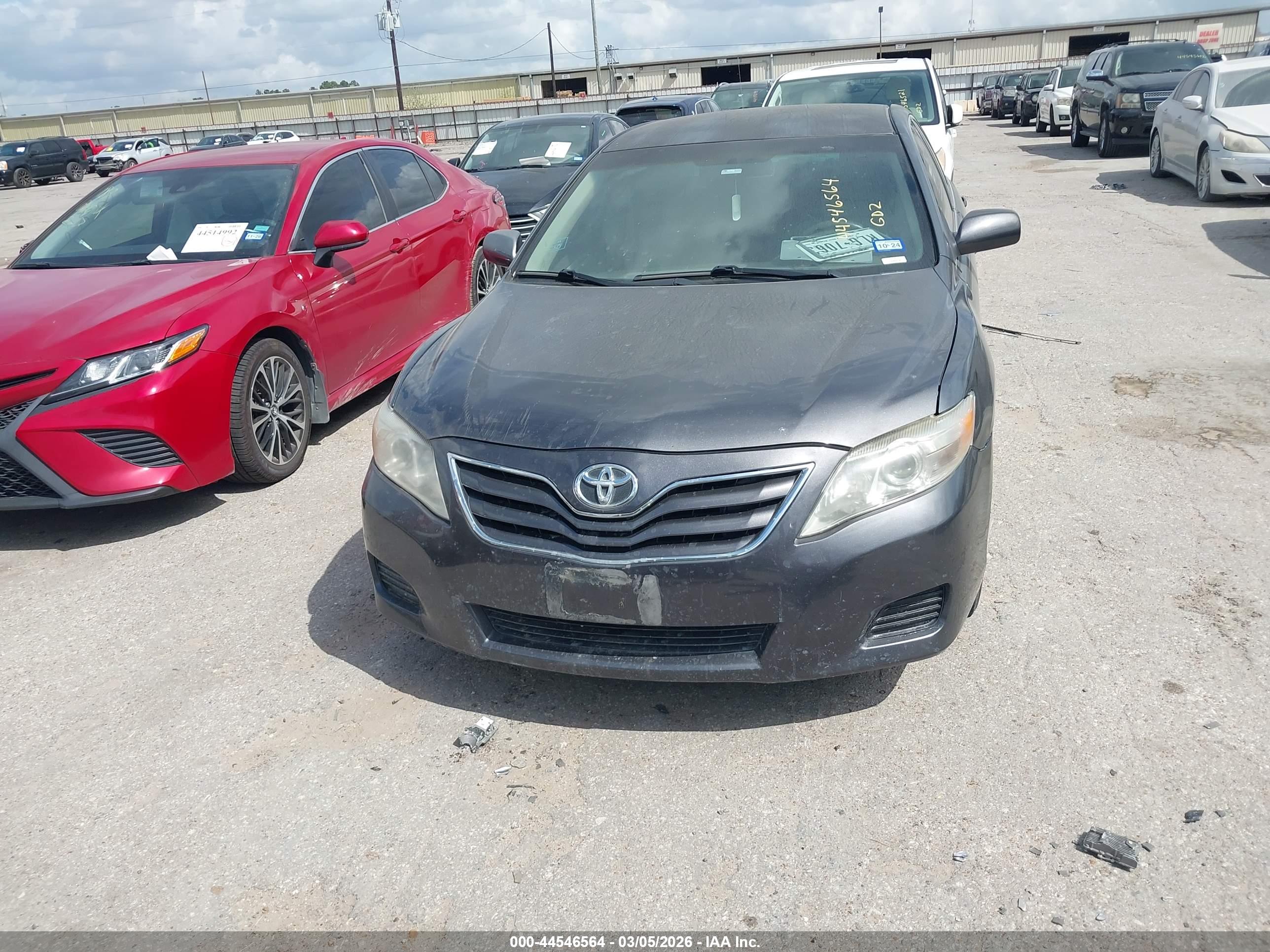 TOYOTA CAMRY image 6