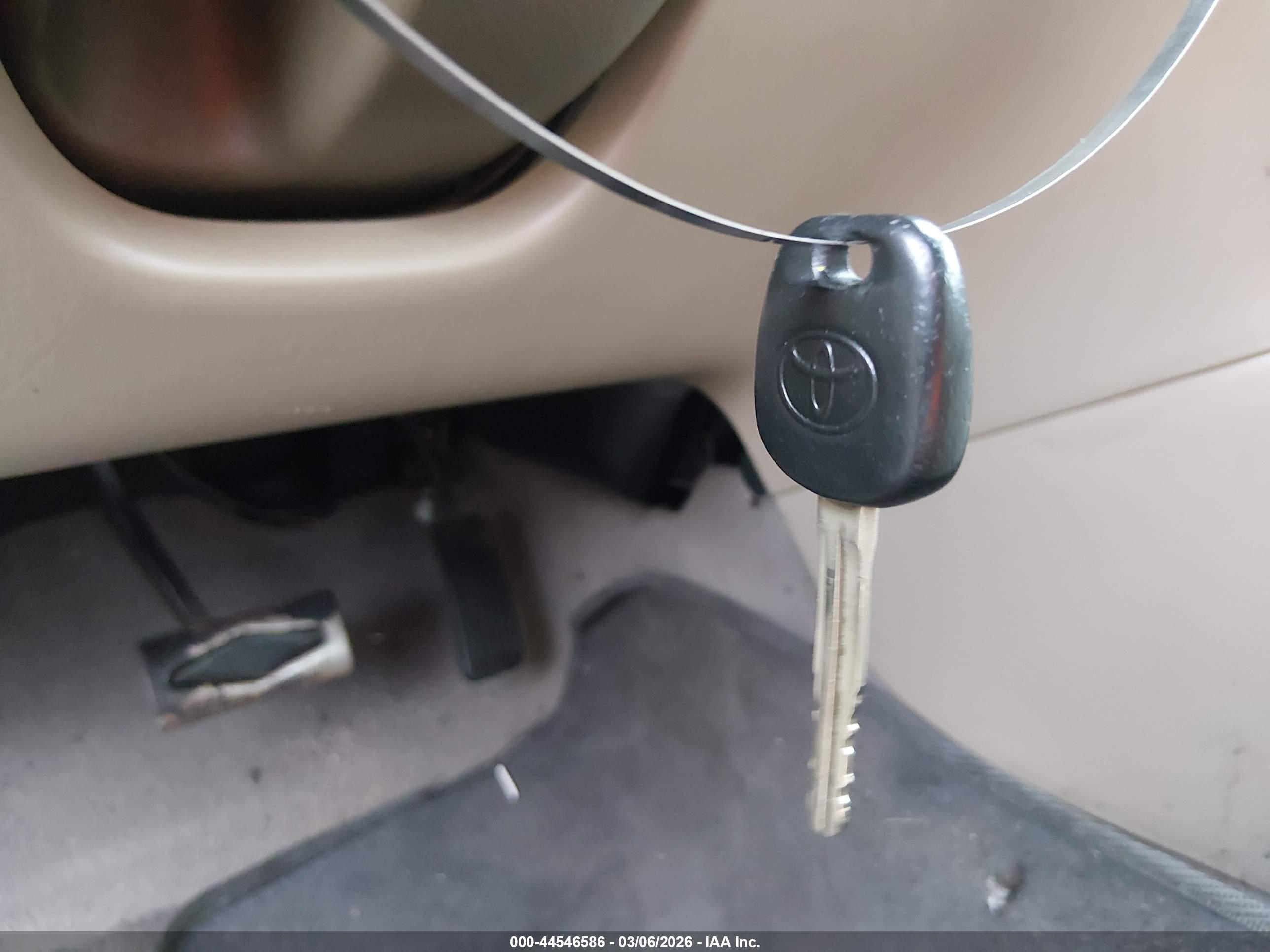 TOYOTA COROLLA image 11