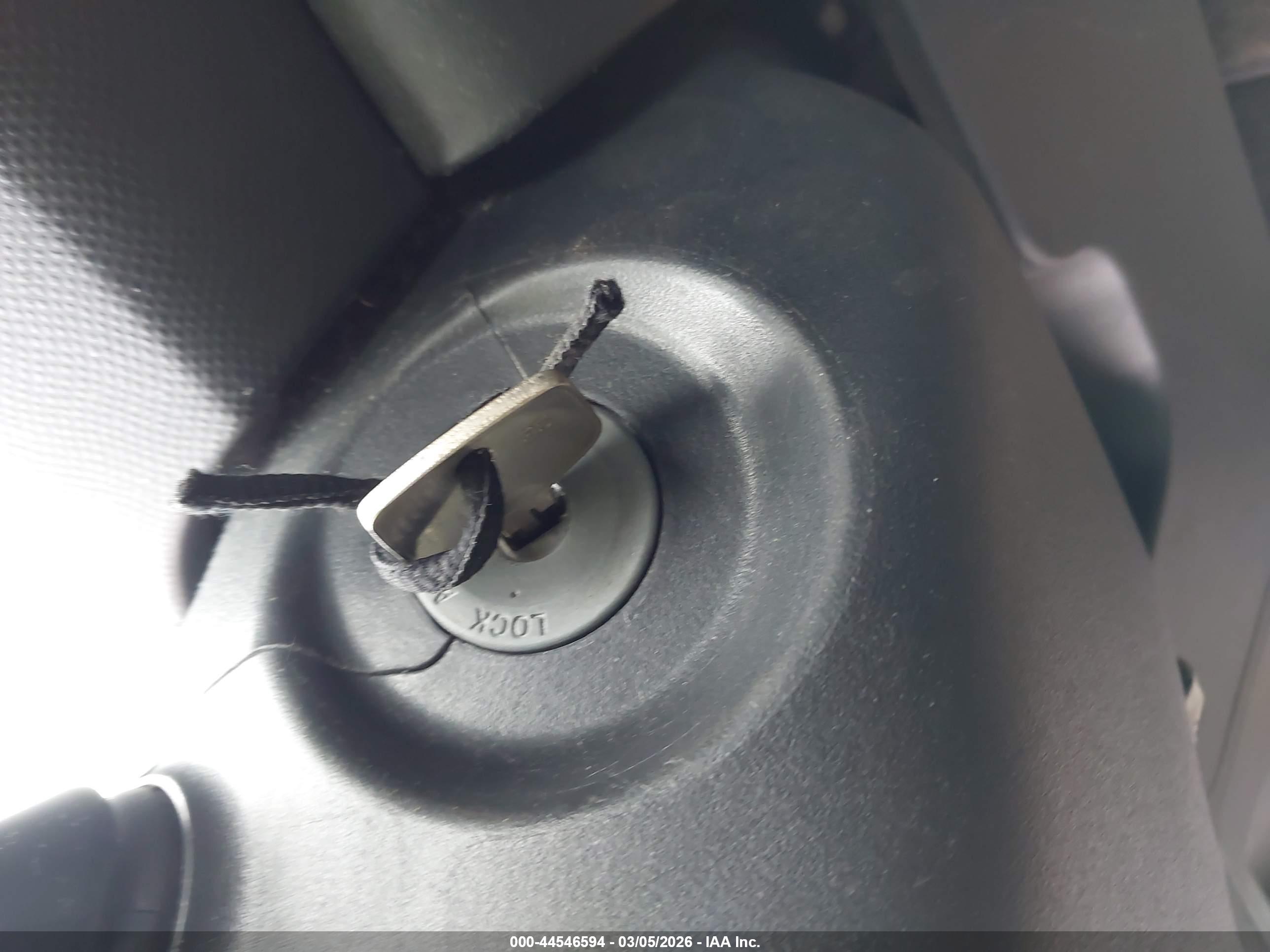 TOYOTA YARIS image 11