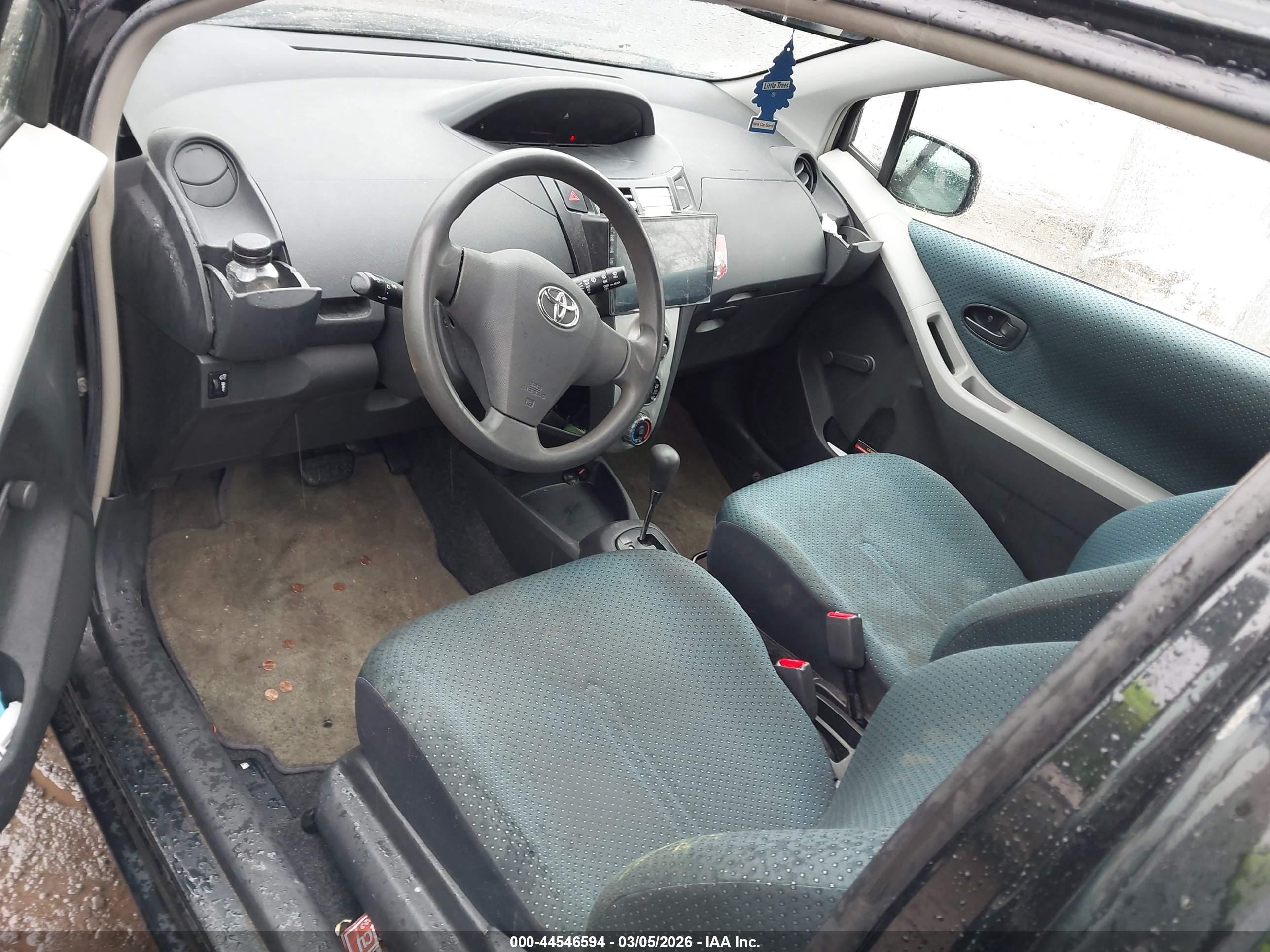 TOYOTA YARIS image 5