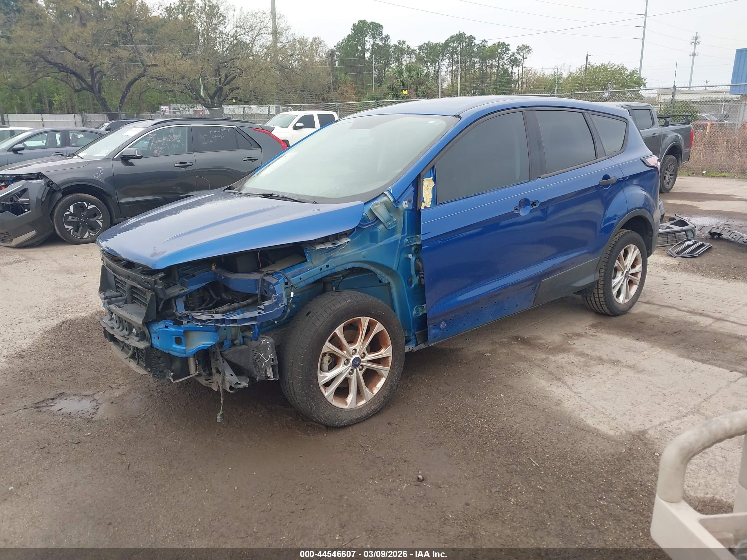 FORD ESCAPE image 2