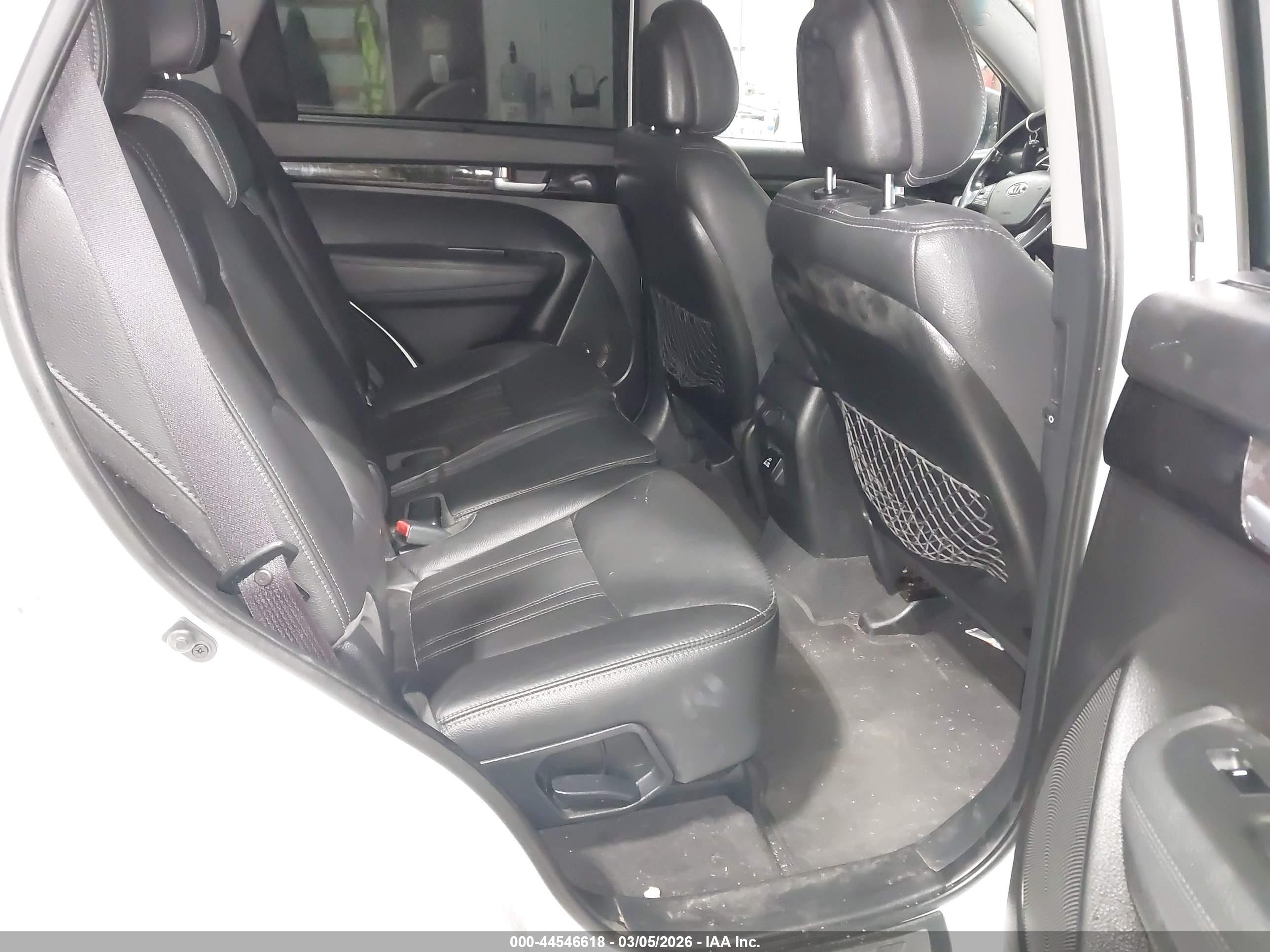 KIA SORENTO image 8