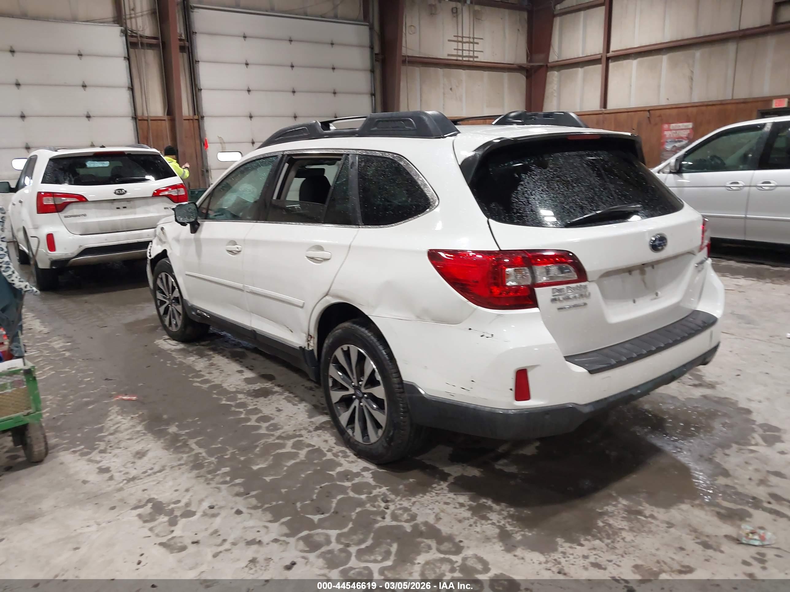 SUBARU OUTBACK image 3