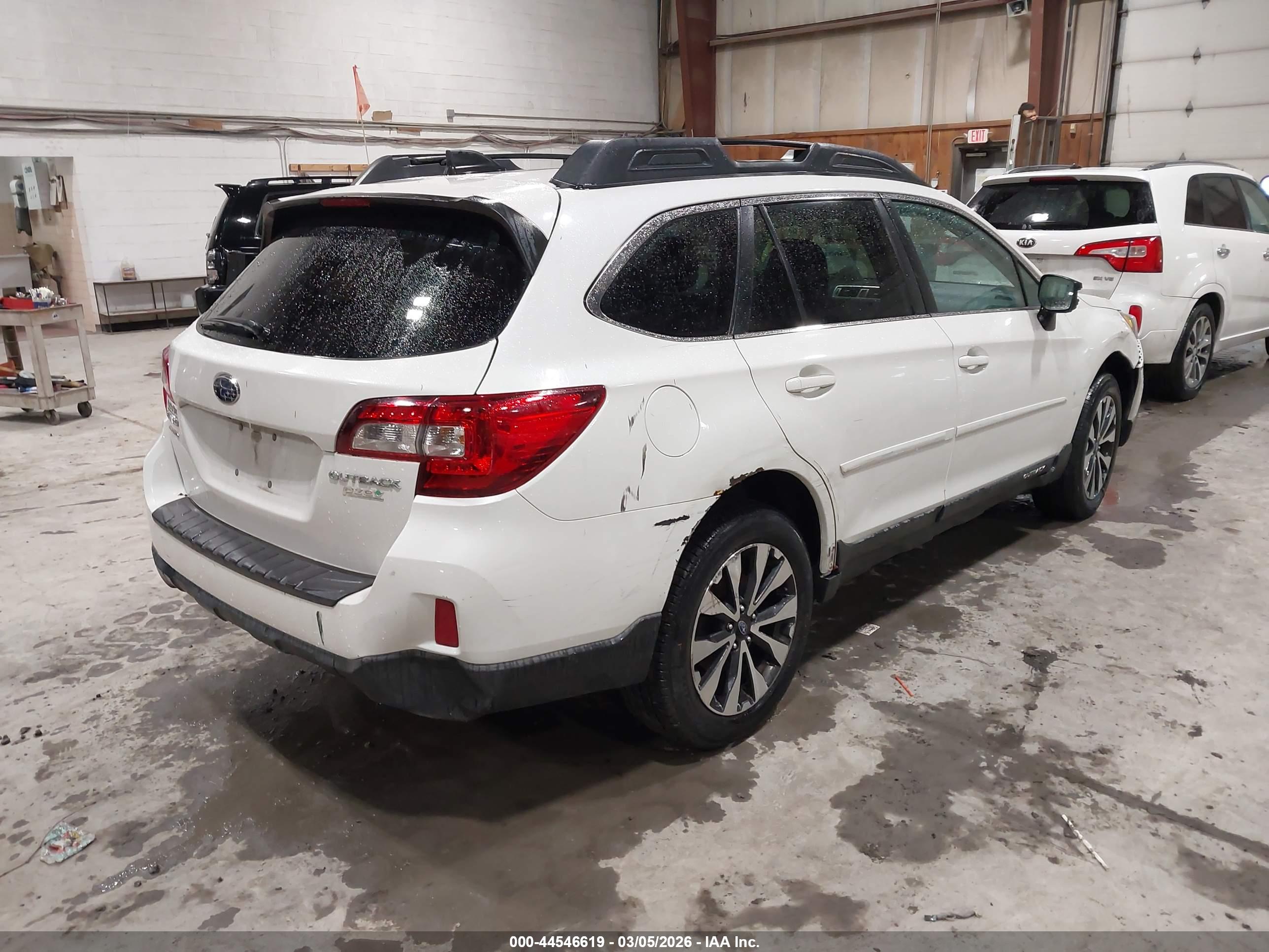 SUBARU OUTBACK image 4