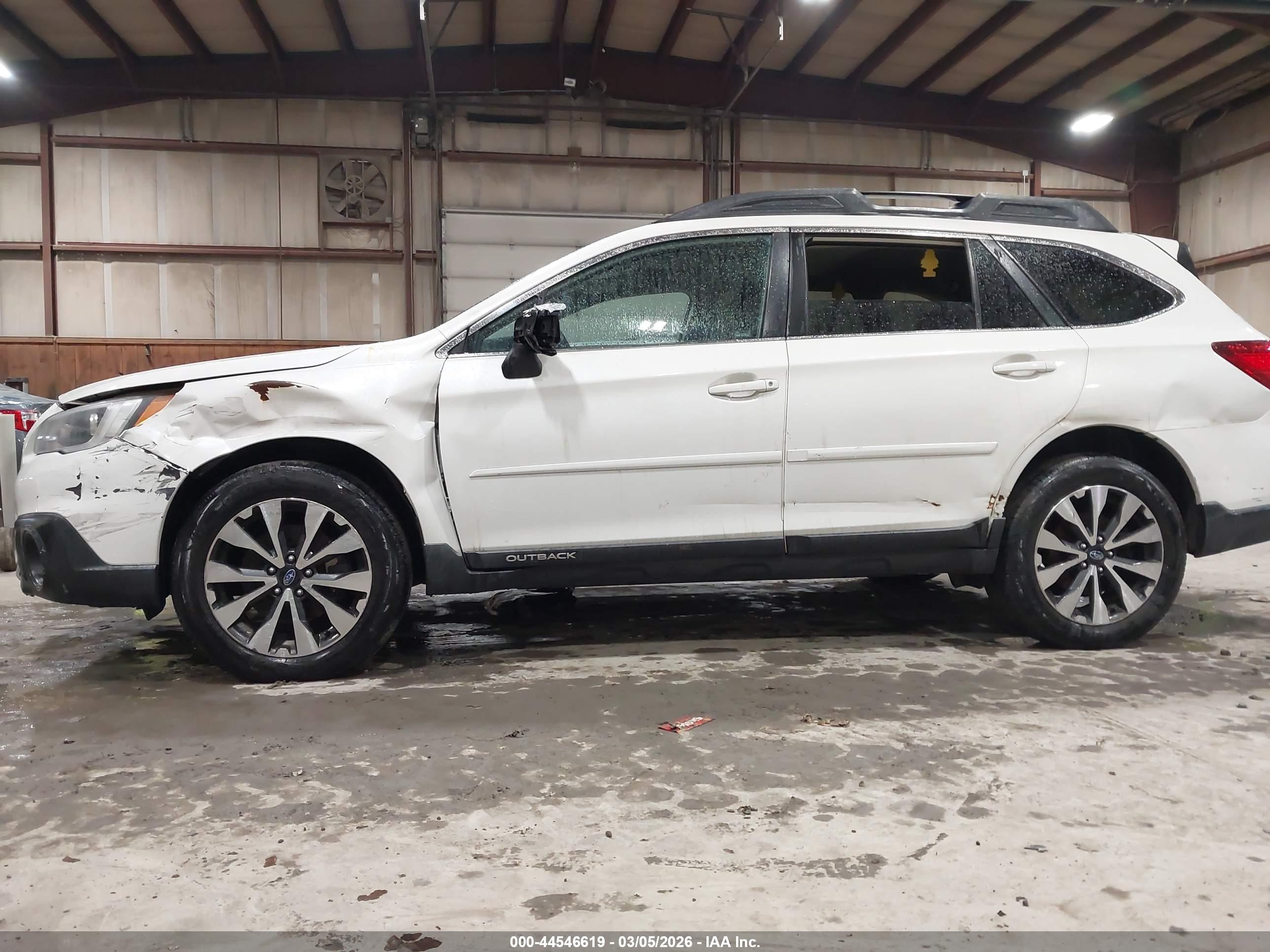 SUBARU OUTBACK image 6
