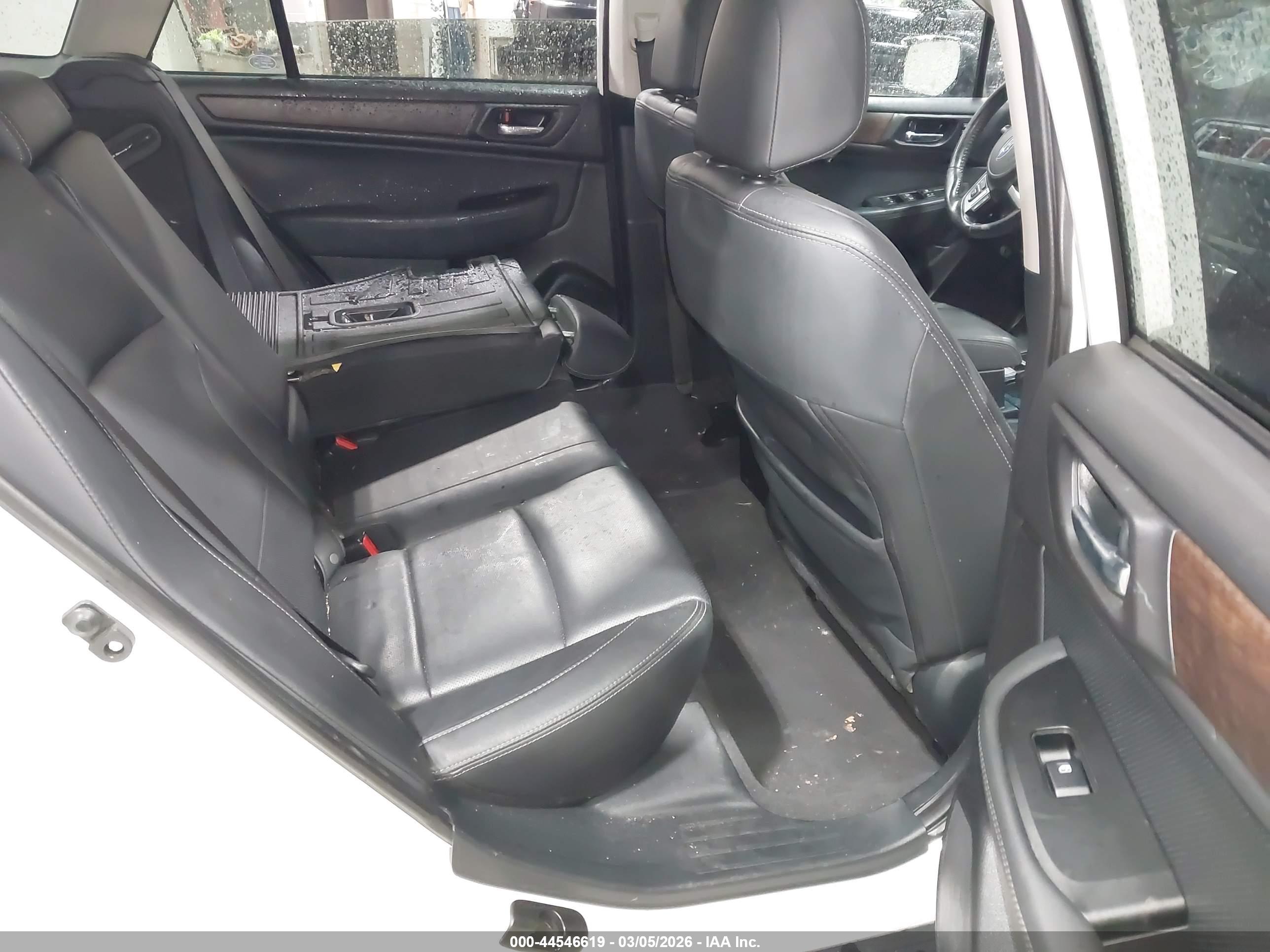 SUBARU OUTBACK image 8