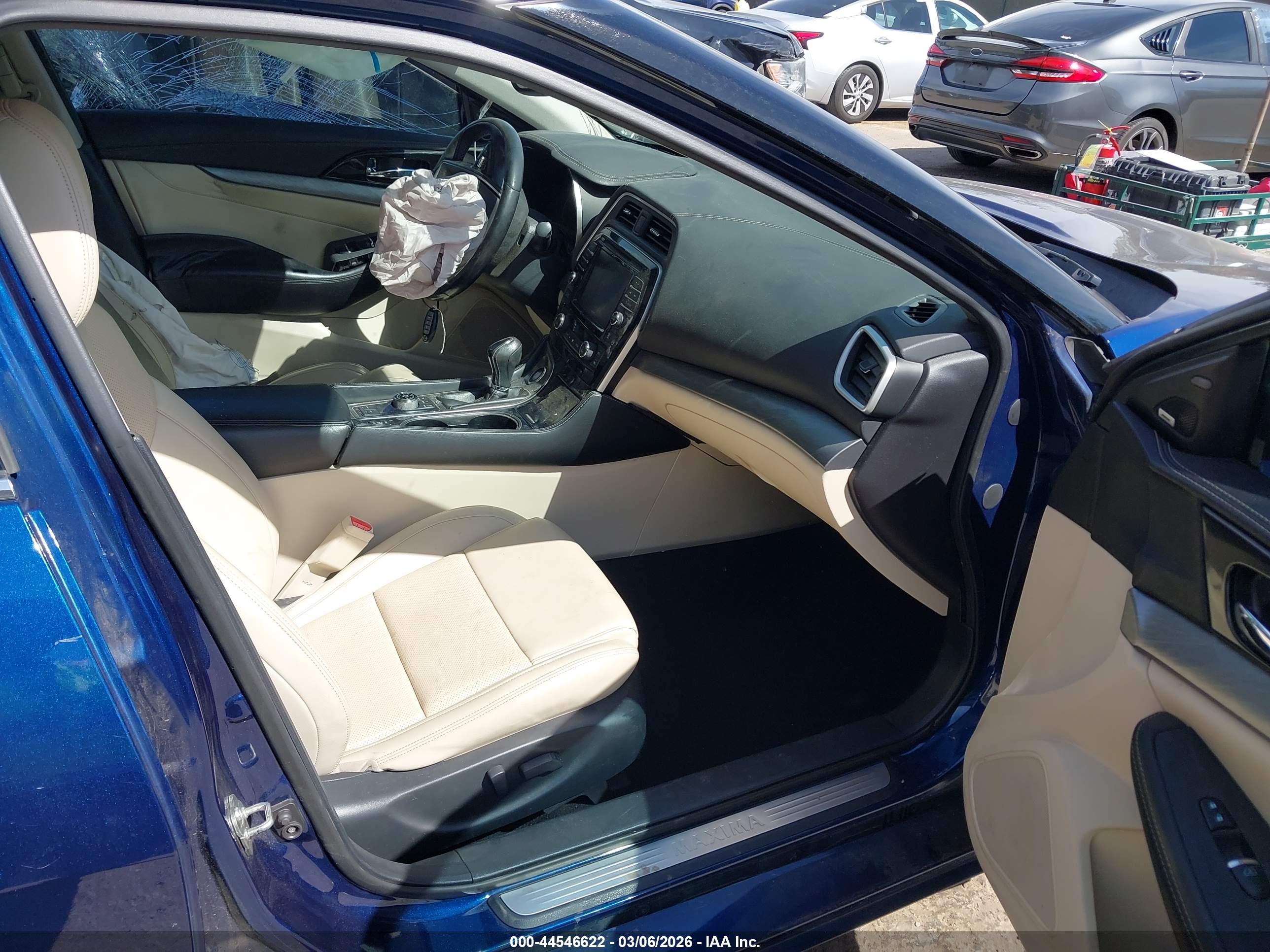 NISSAN MAXIMA image 5
