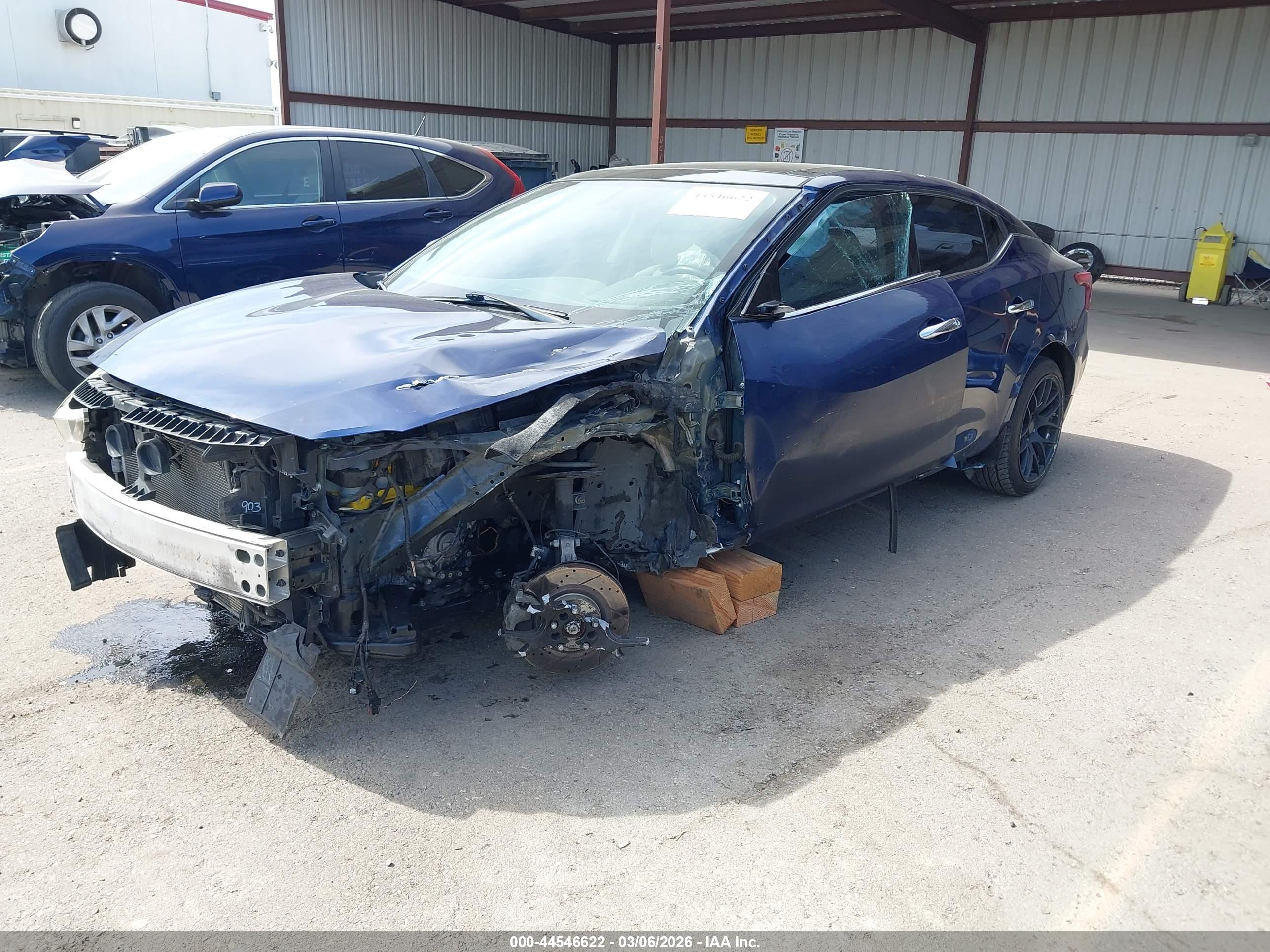 NISSAN MAXIMA image 6