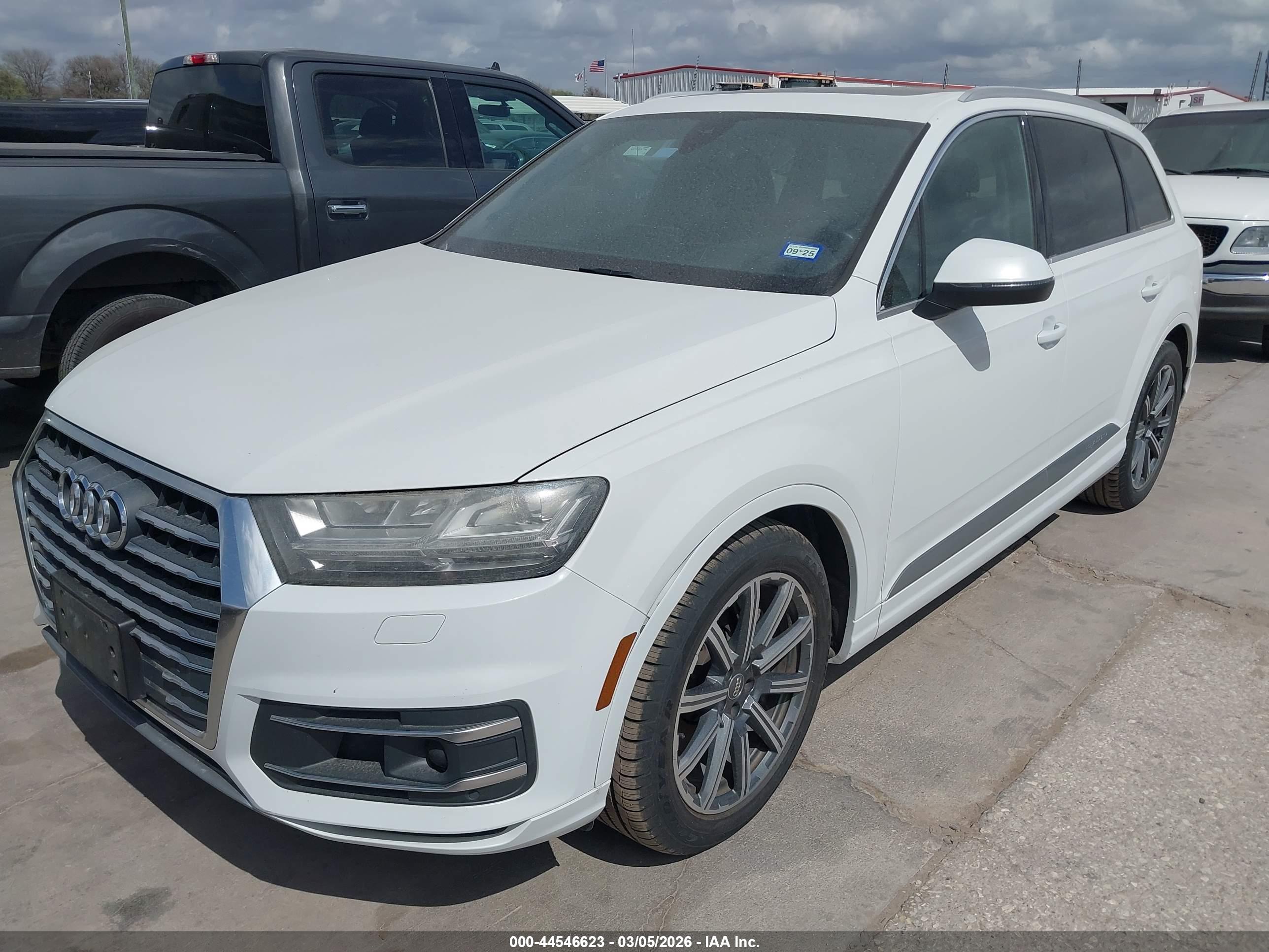AUDI Q7 image 2