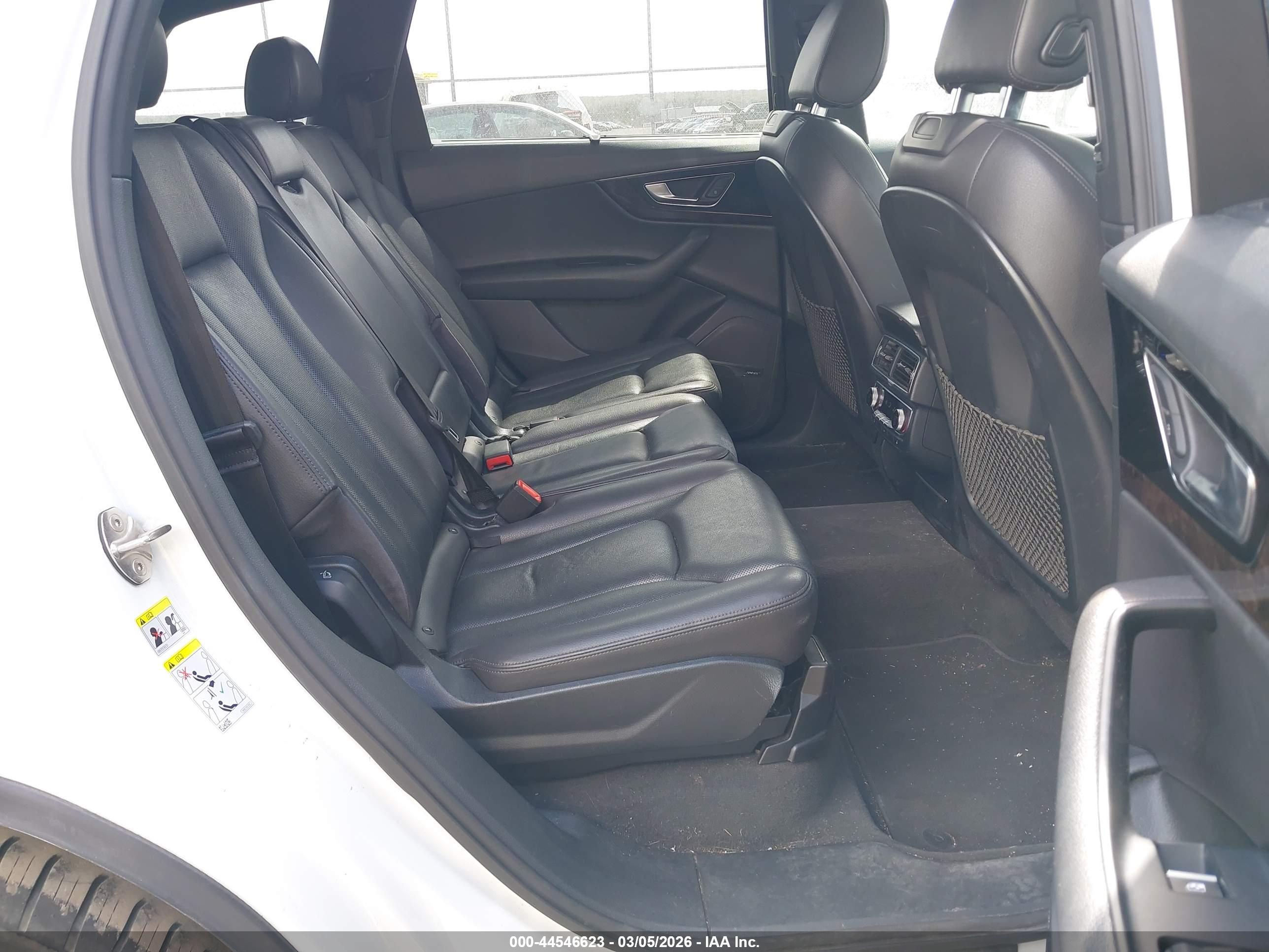 AUDI Q7 image 8