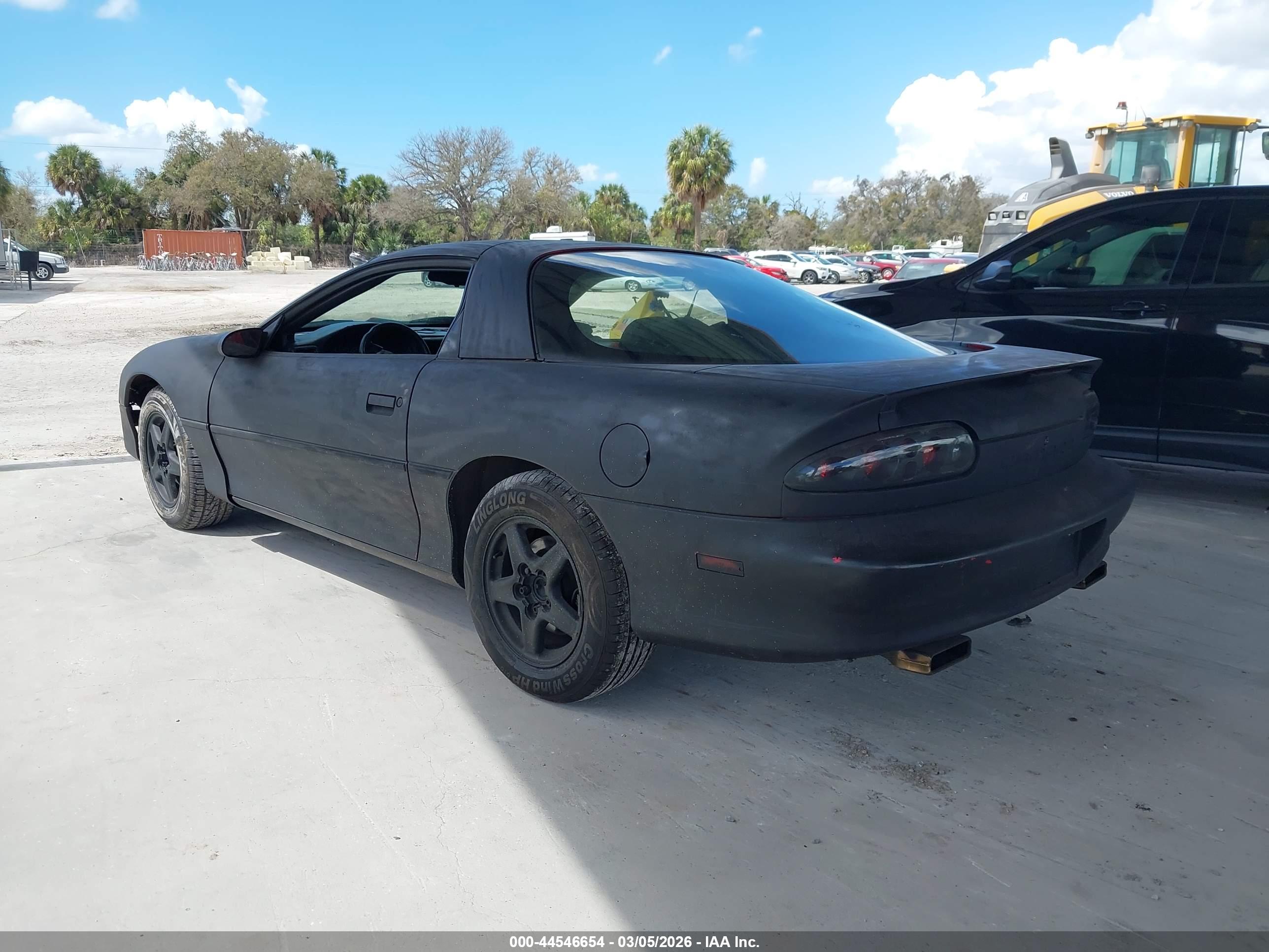 CHEVROLET CAMARO image 3