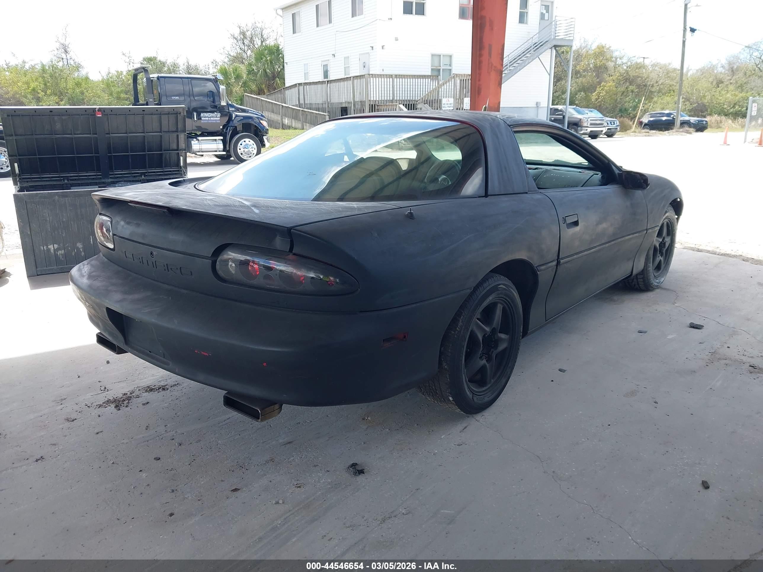 CHEVROLET CAMARO image 4