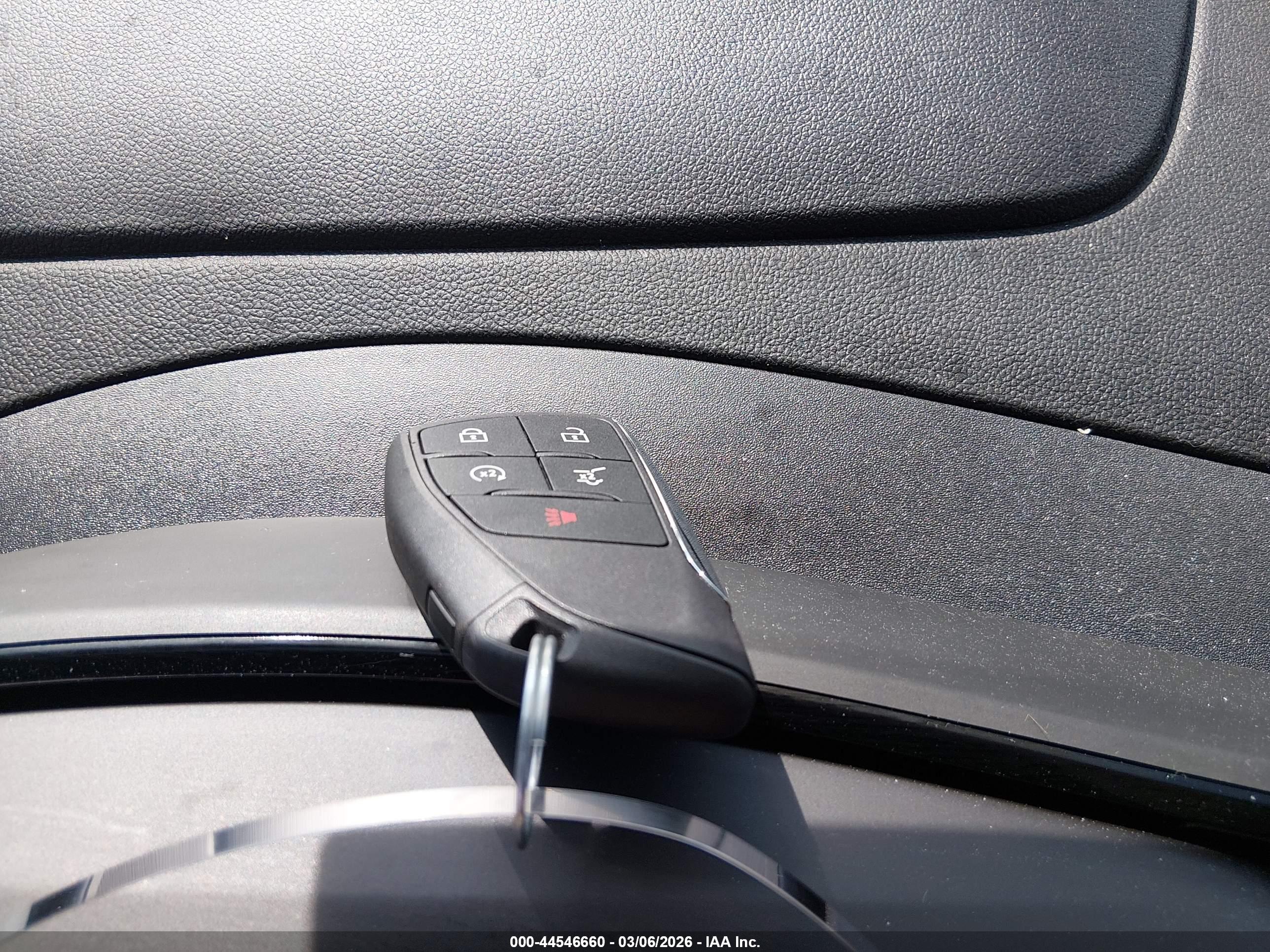 CHEVROLET TRAVERSE image 11