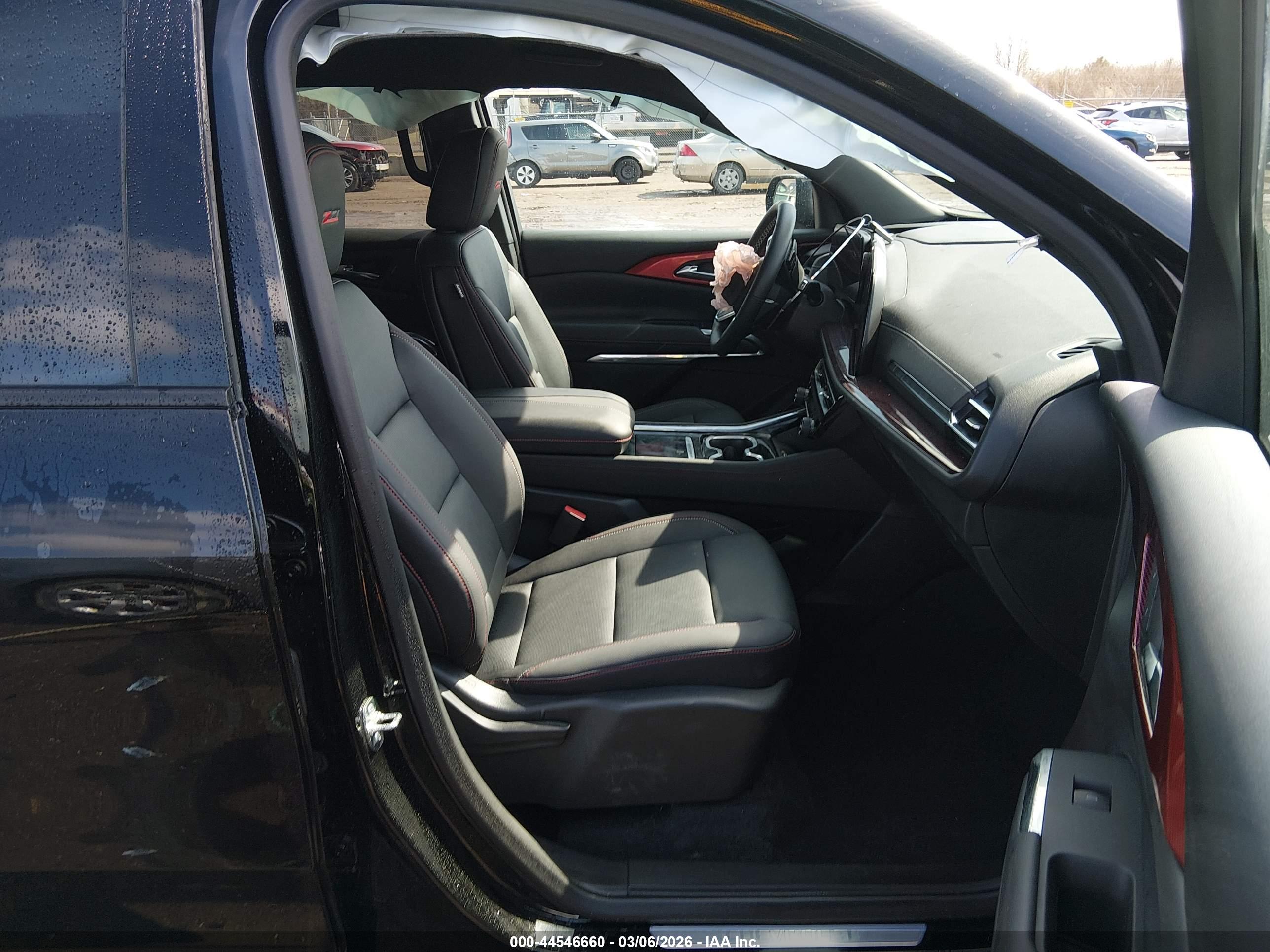 CHEVROLET TRAVERSE image 5