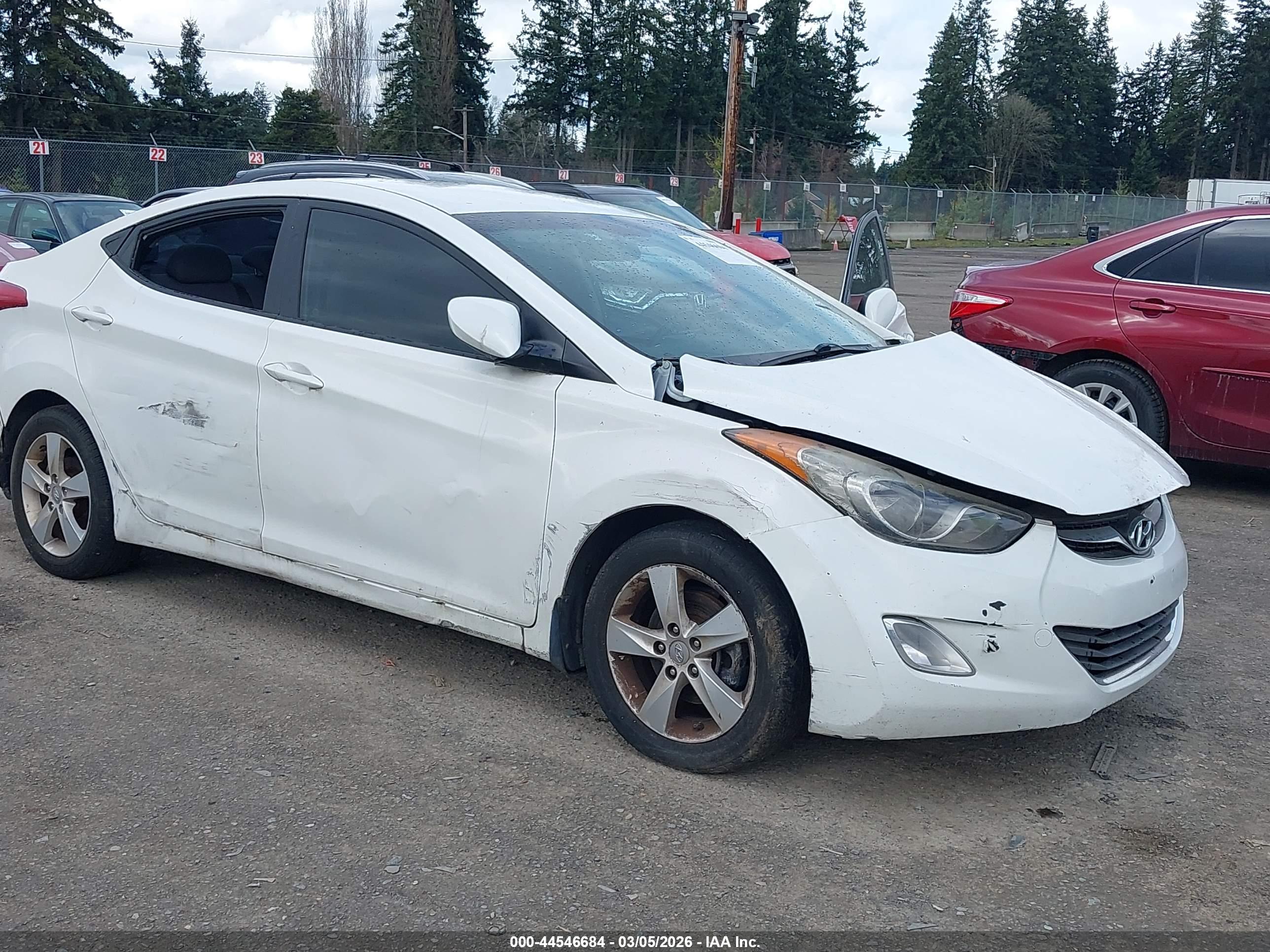 HYUNDAI ELANTRA image 6