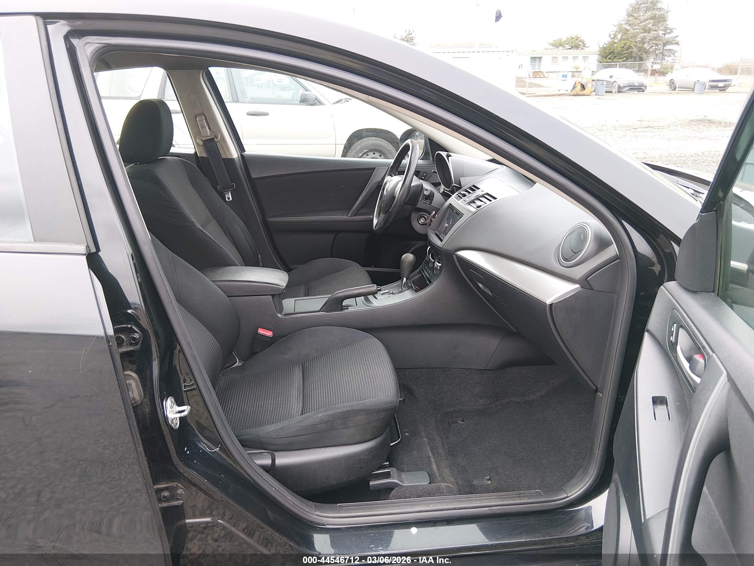 MAZDA MAZDA3 image 5