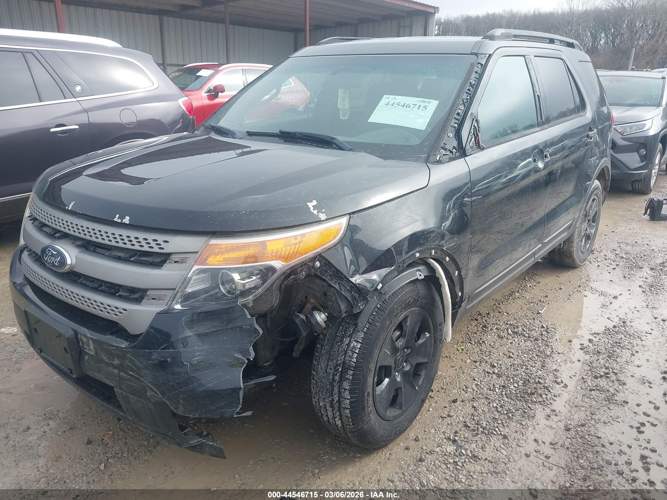 FORD EXPLORER image 6