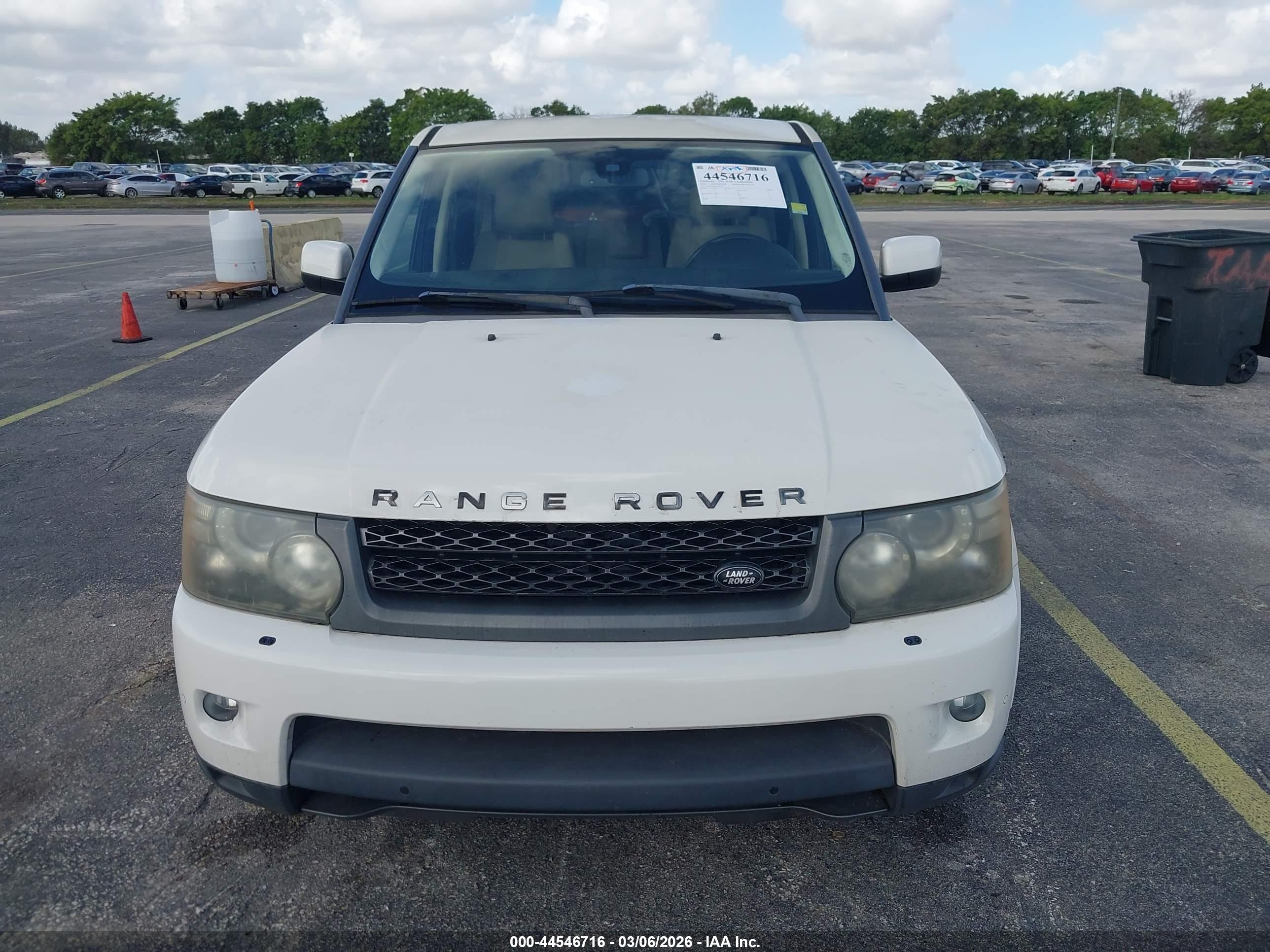 LAND ROVER image 6
