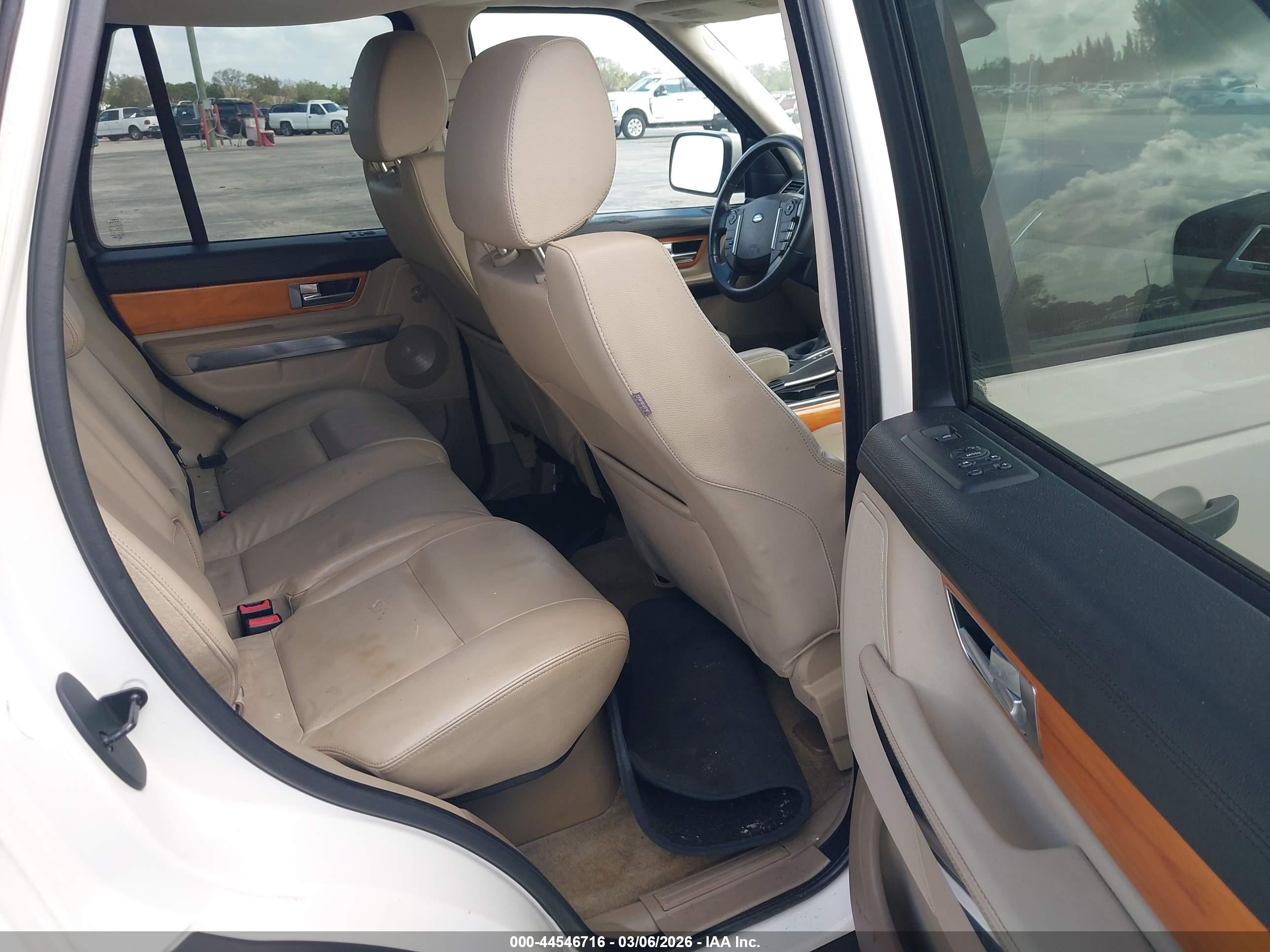 LAND ROVER image 8