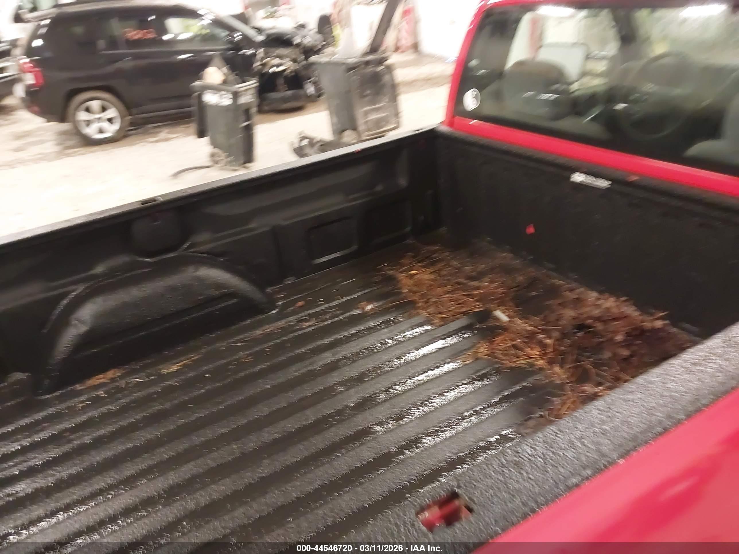 GMC SIERRA image 8