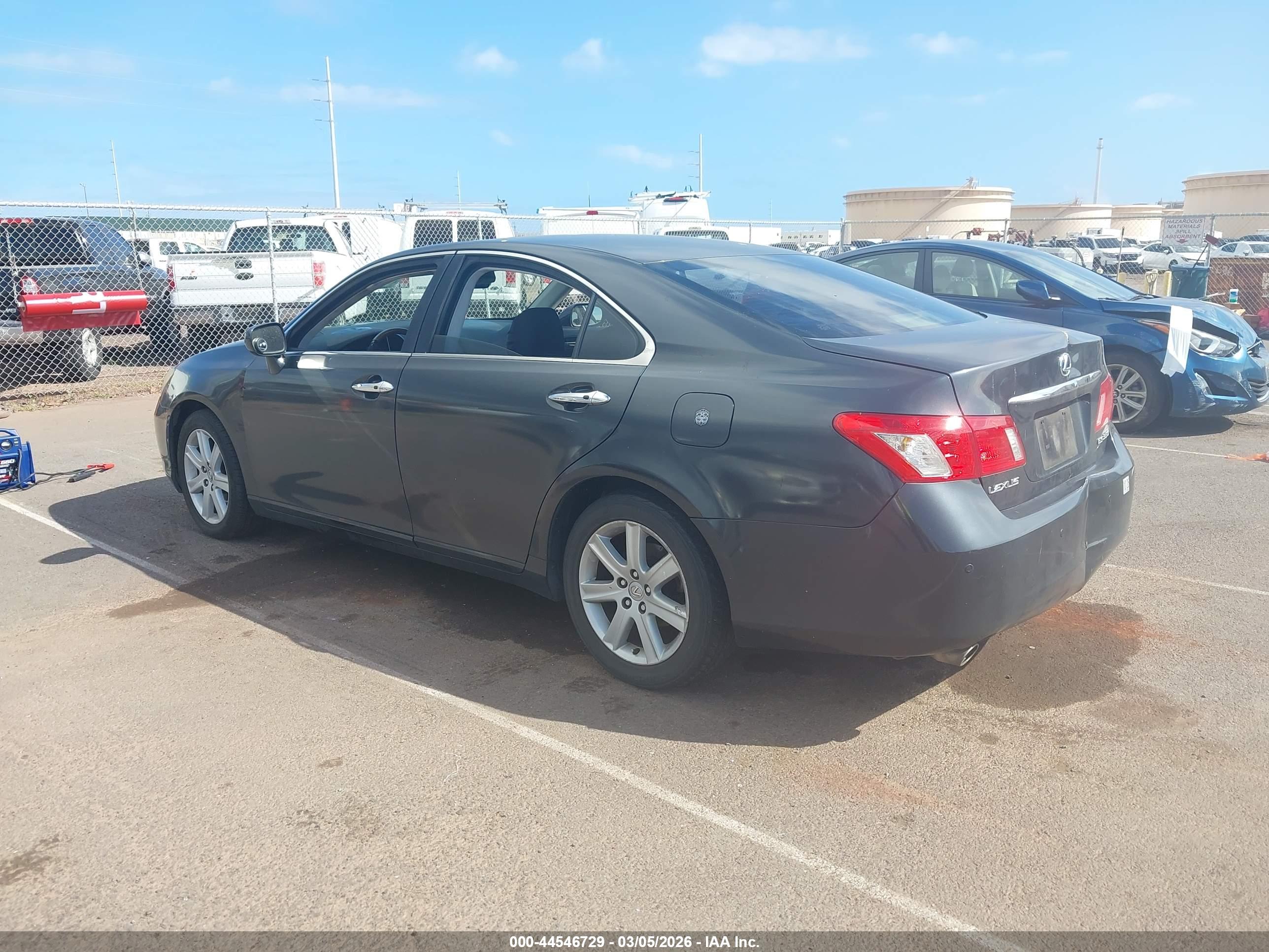 LEXUS ES image 3