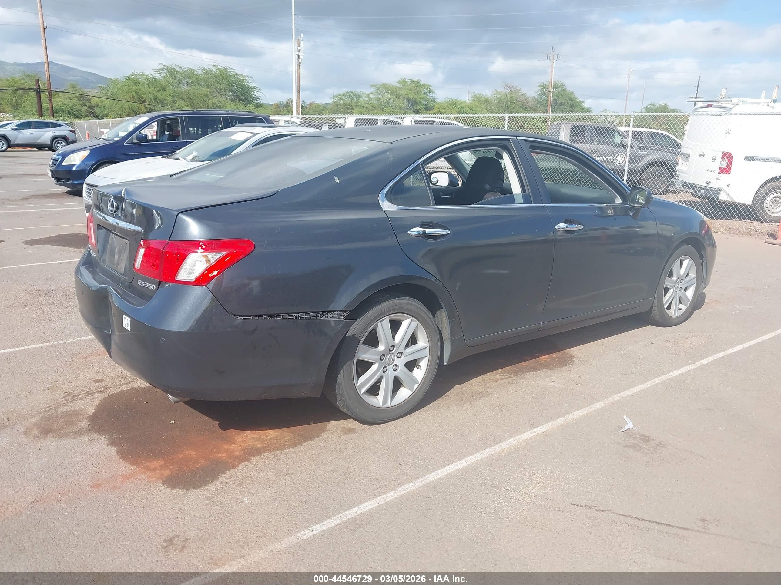 LEXUS ES image 4