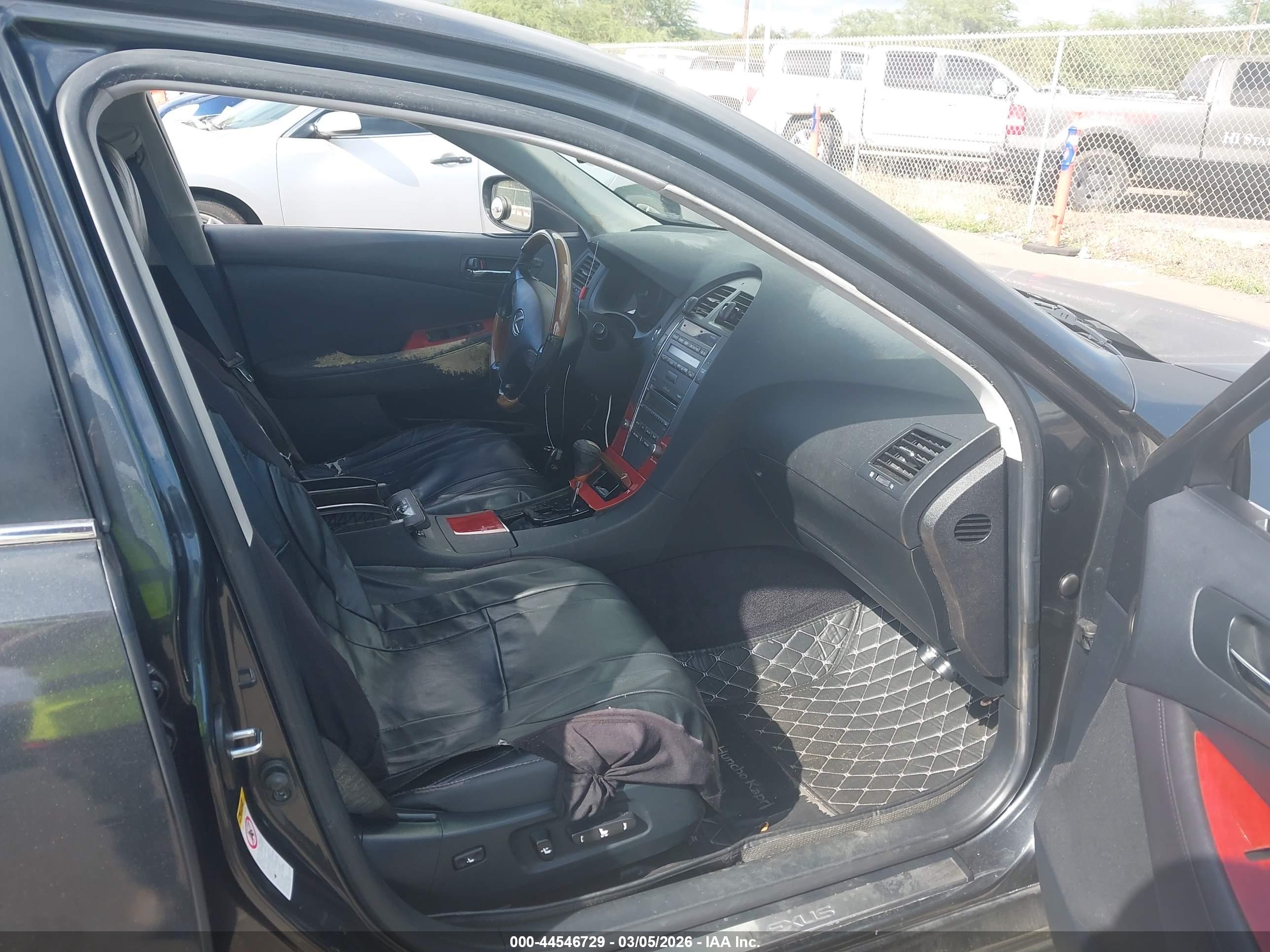 LEXUS ES image 5