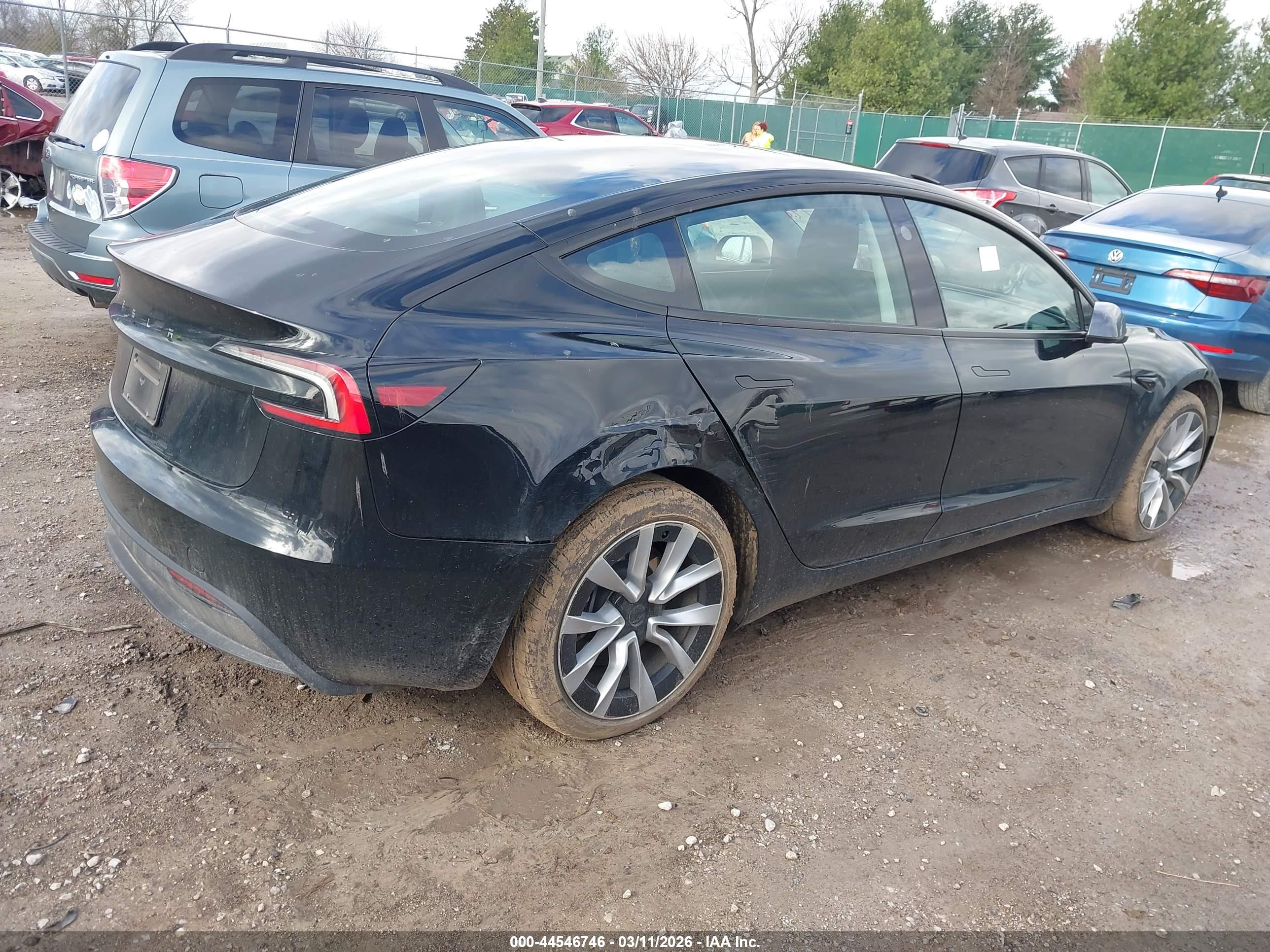 TESLA MODEL image 4