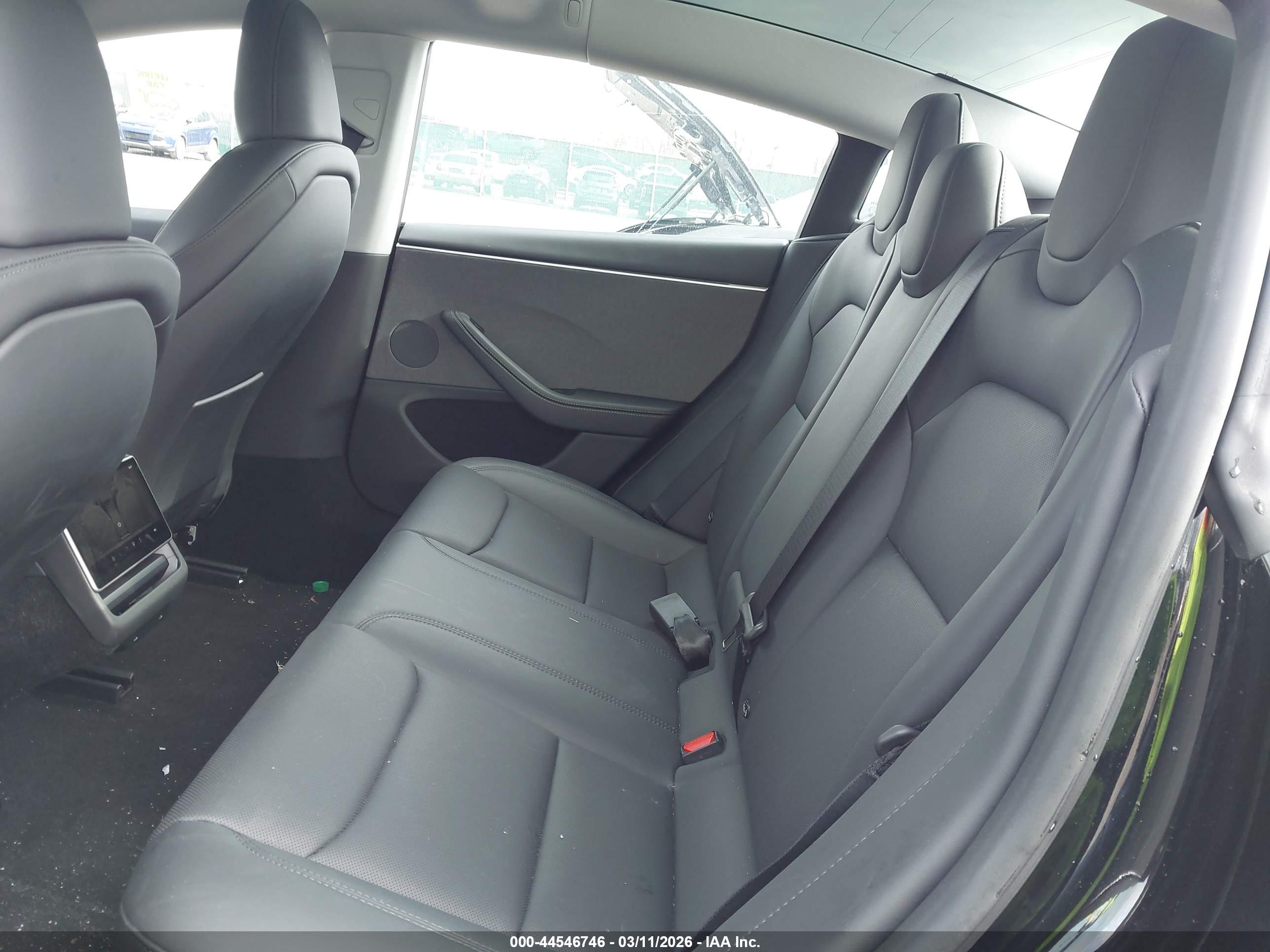 TESLA MODEL image 8