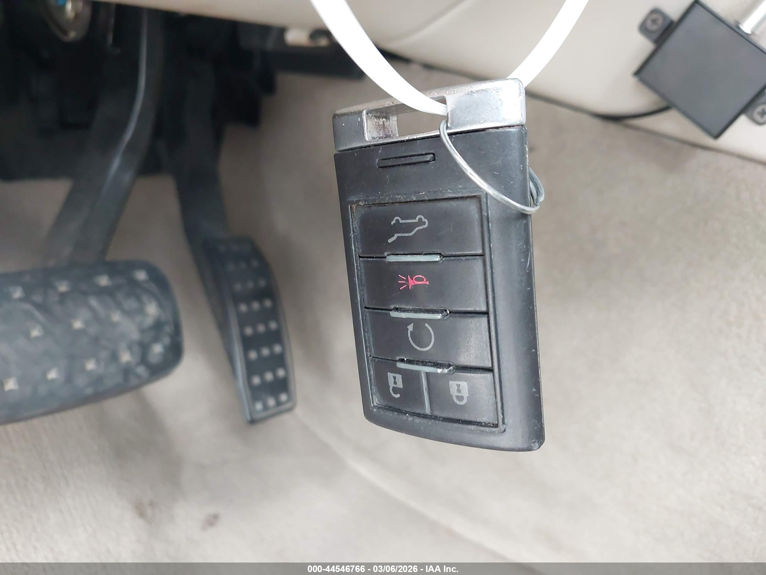 CADILLAC SRX image 11