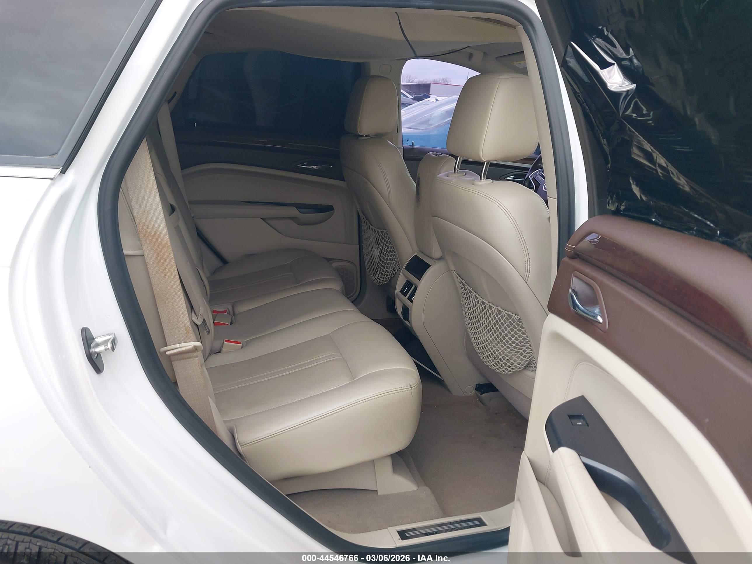 CADILLAC SRX image 8