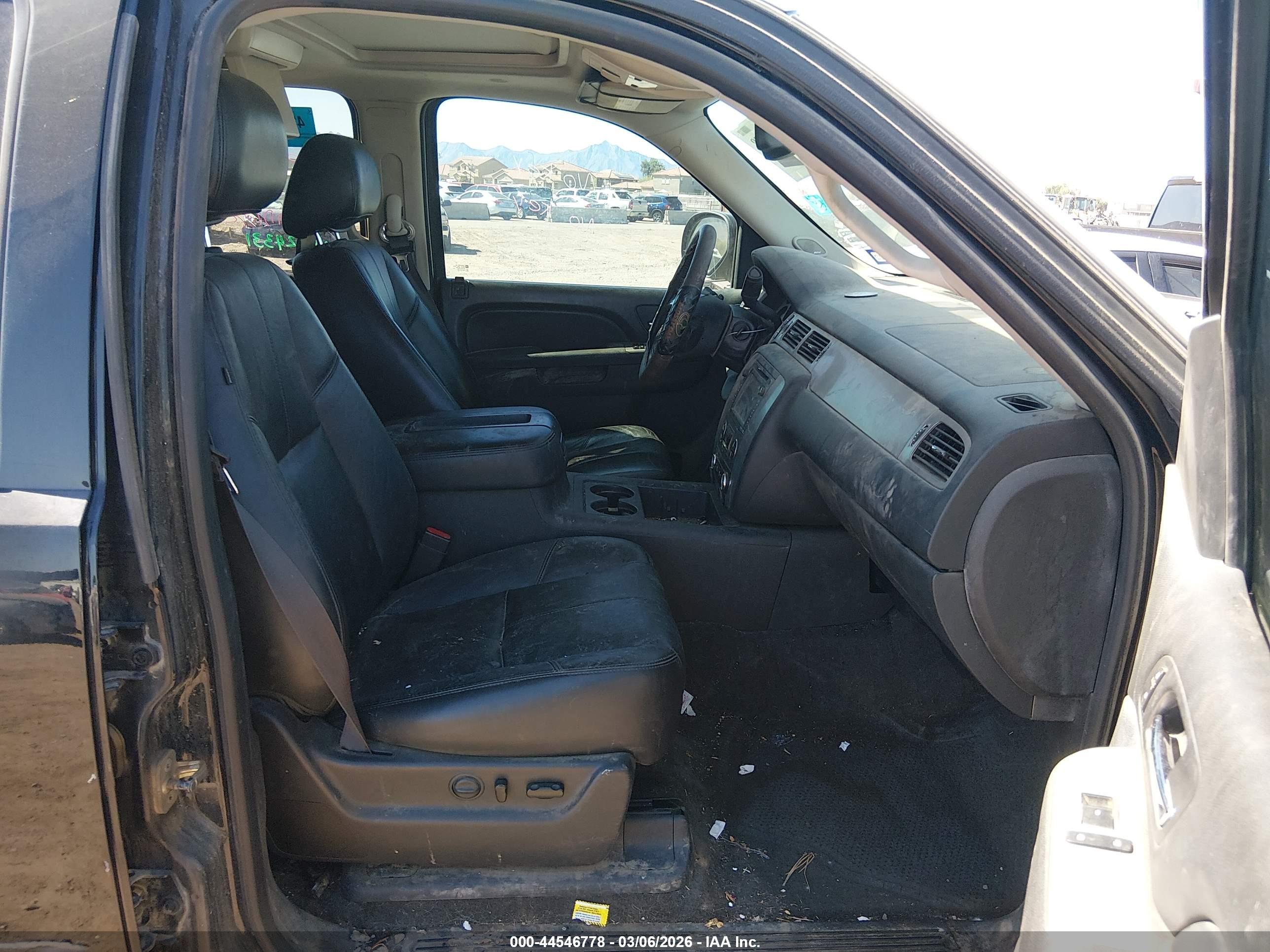 CHEVROLET TAHOE image 5