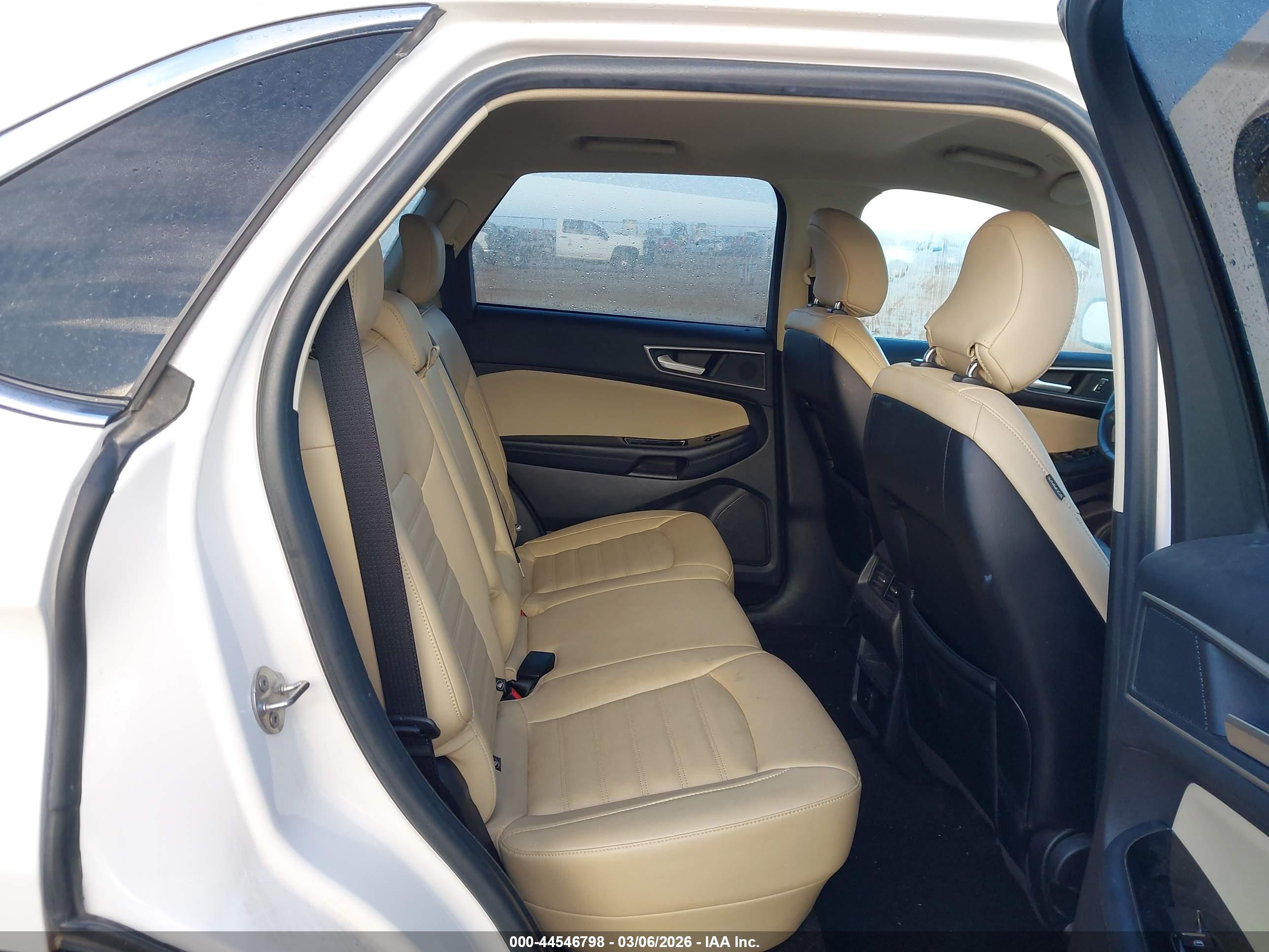 FORD EDGE image 8