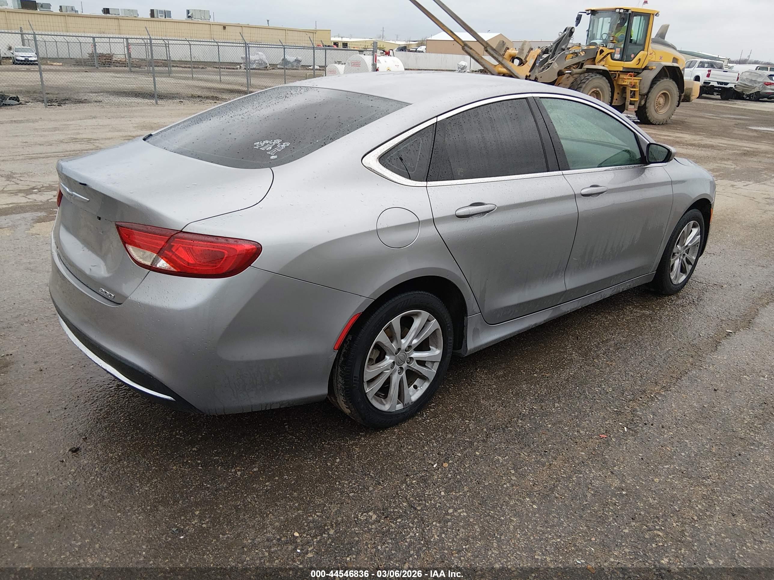 CHRYSLER 200 image 4