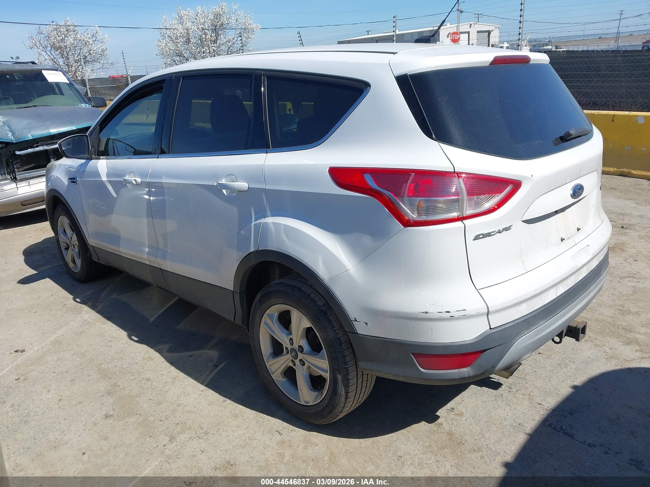 FORD ESCAPE image 3