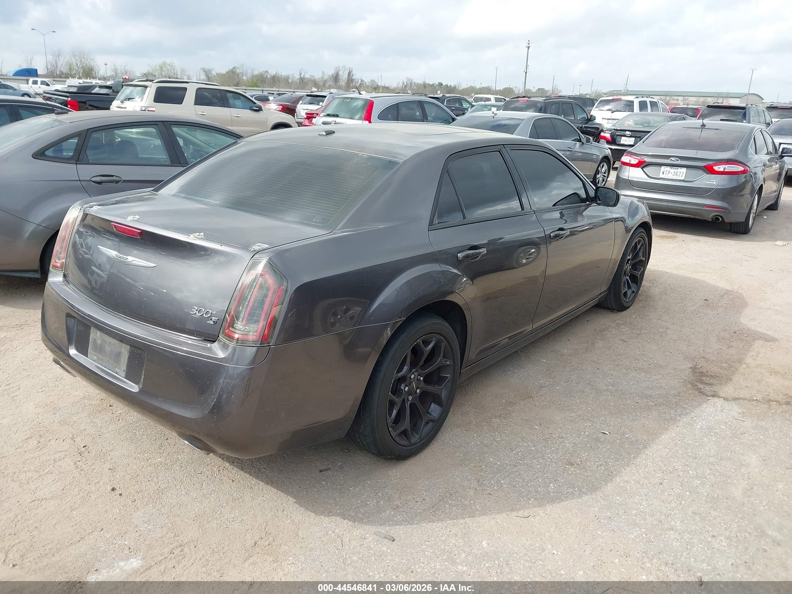 CHRYSLER 300 image 4