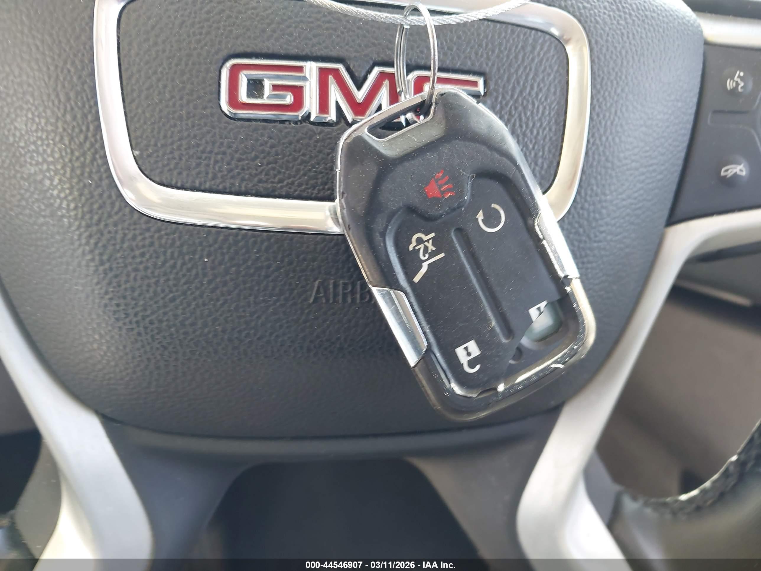 GMC TERRAIN image 11