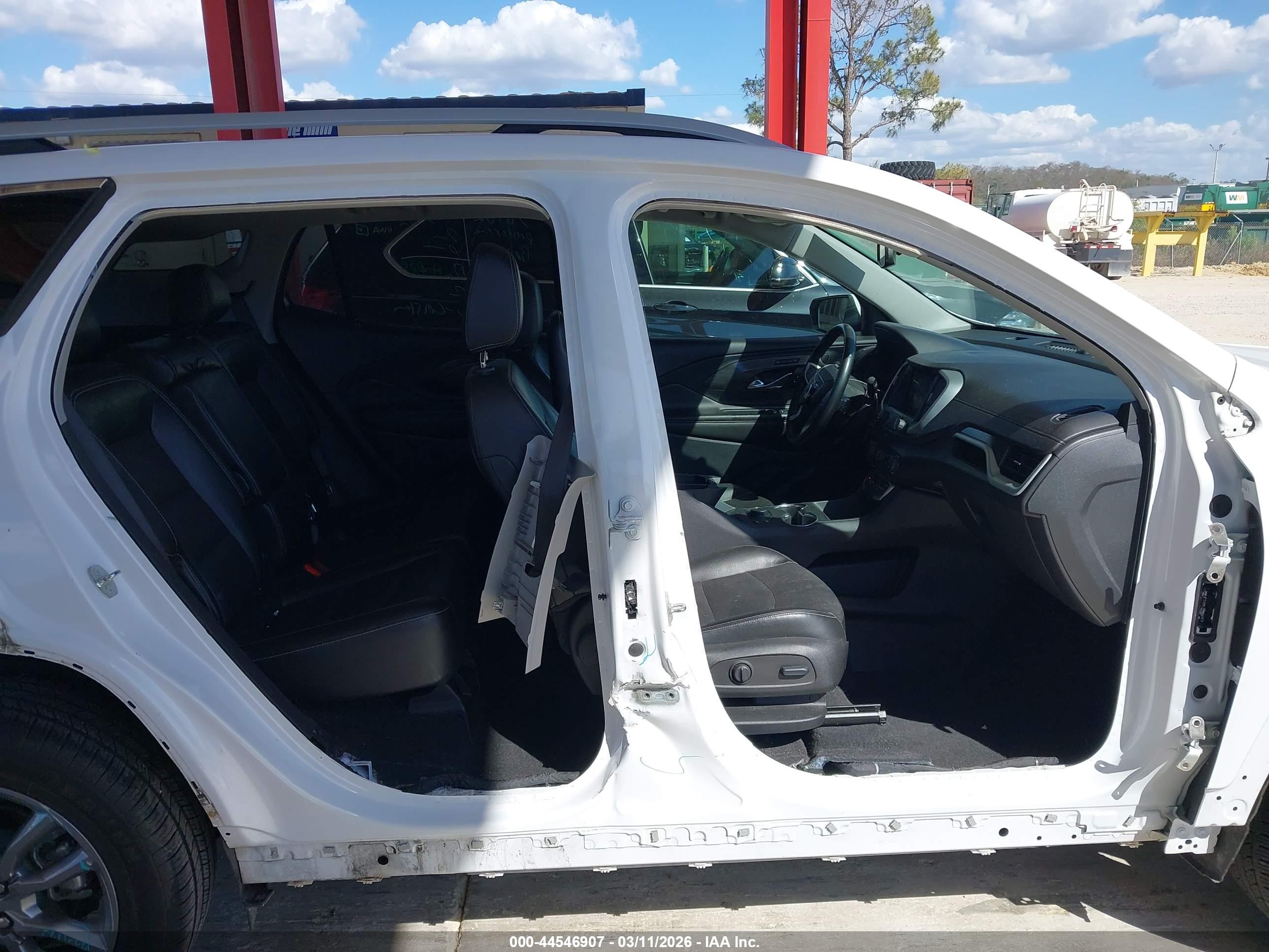 GMC TERRAIN image 6
